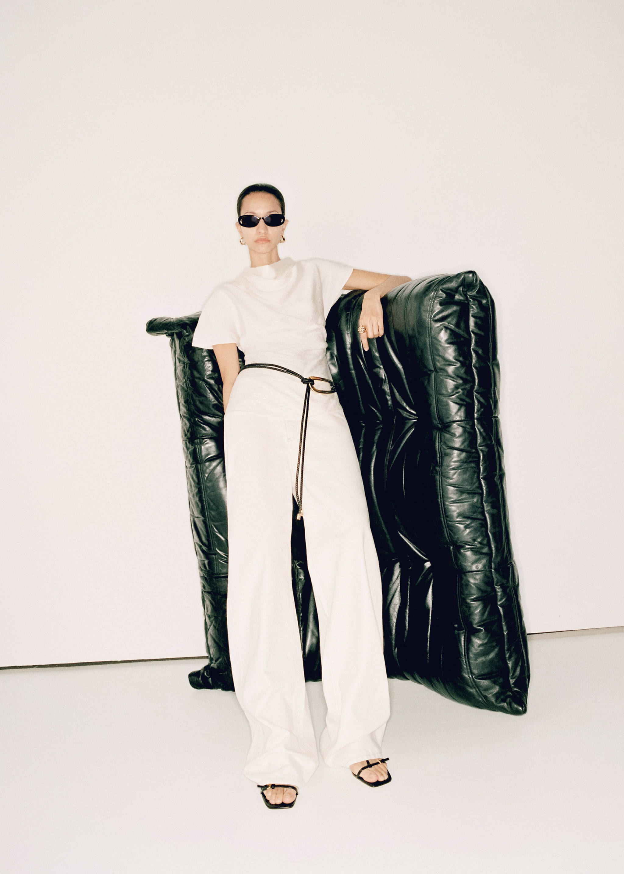 High-rise balloon jeans - Details of the article 7