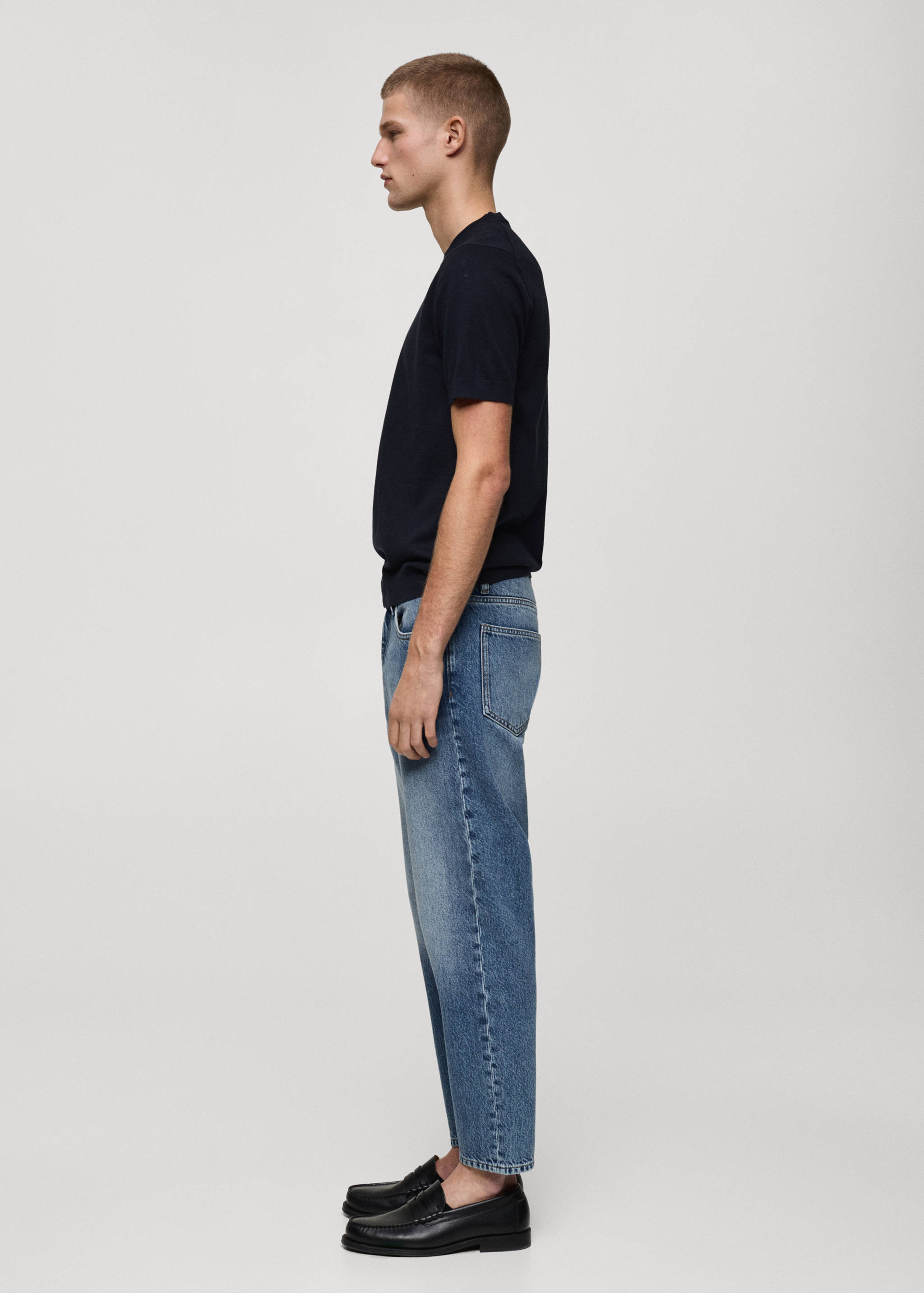 Cropped carrot-fit jeans - Details of the article 2