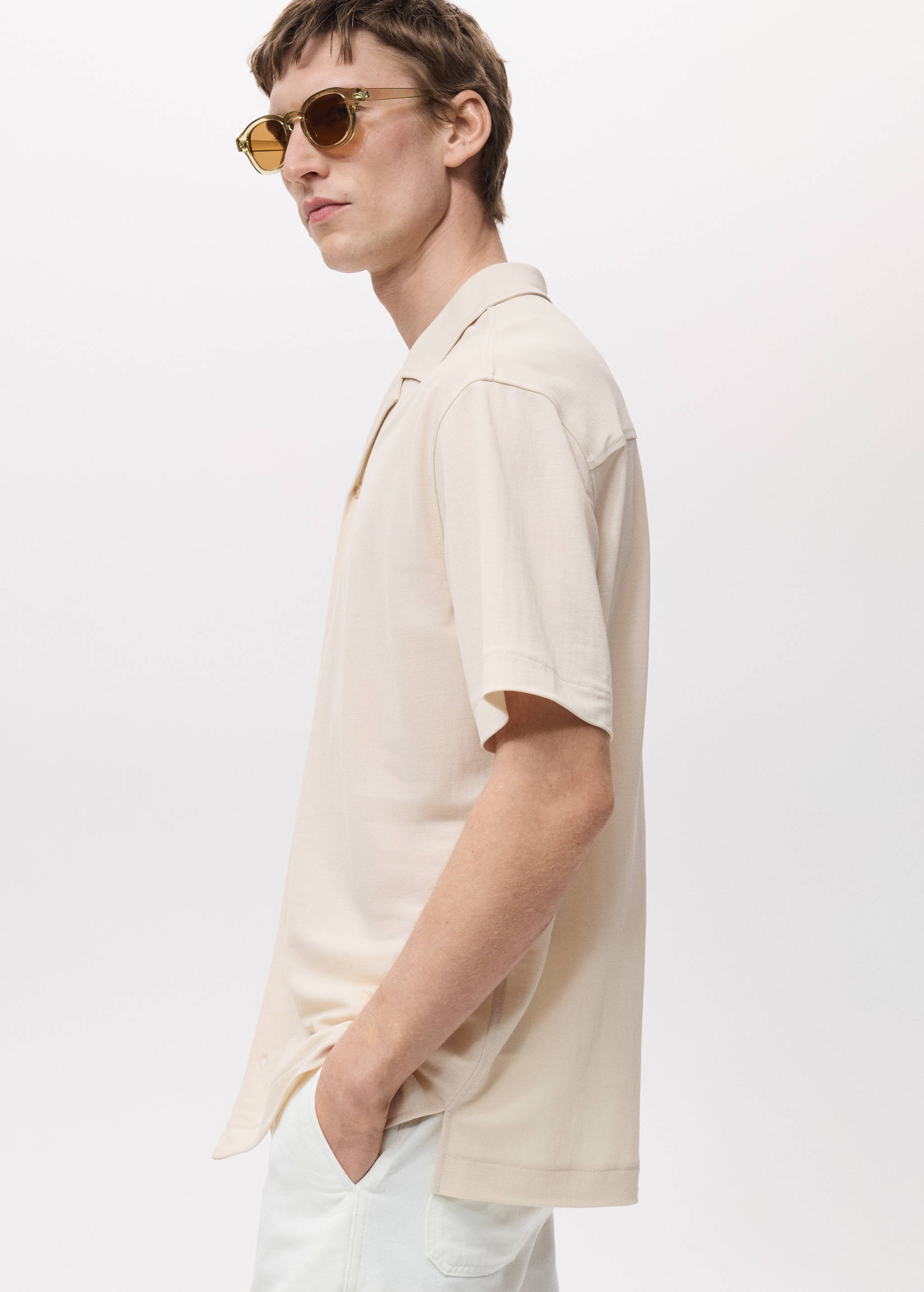 Modal shirt with bowling collar - Details of the article 2