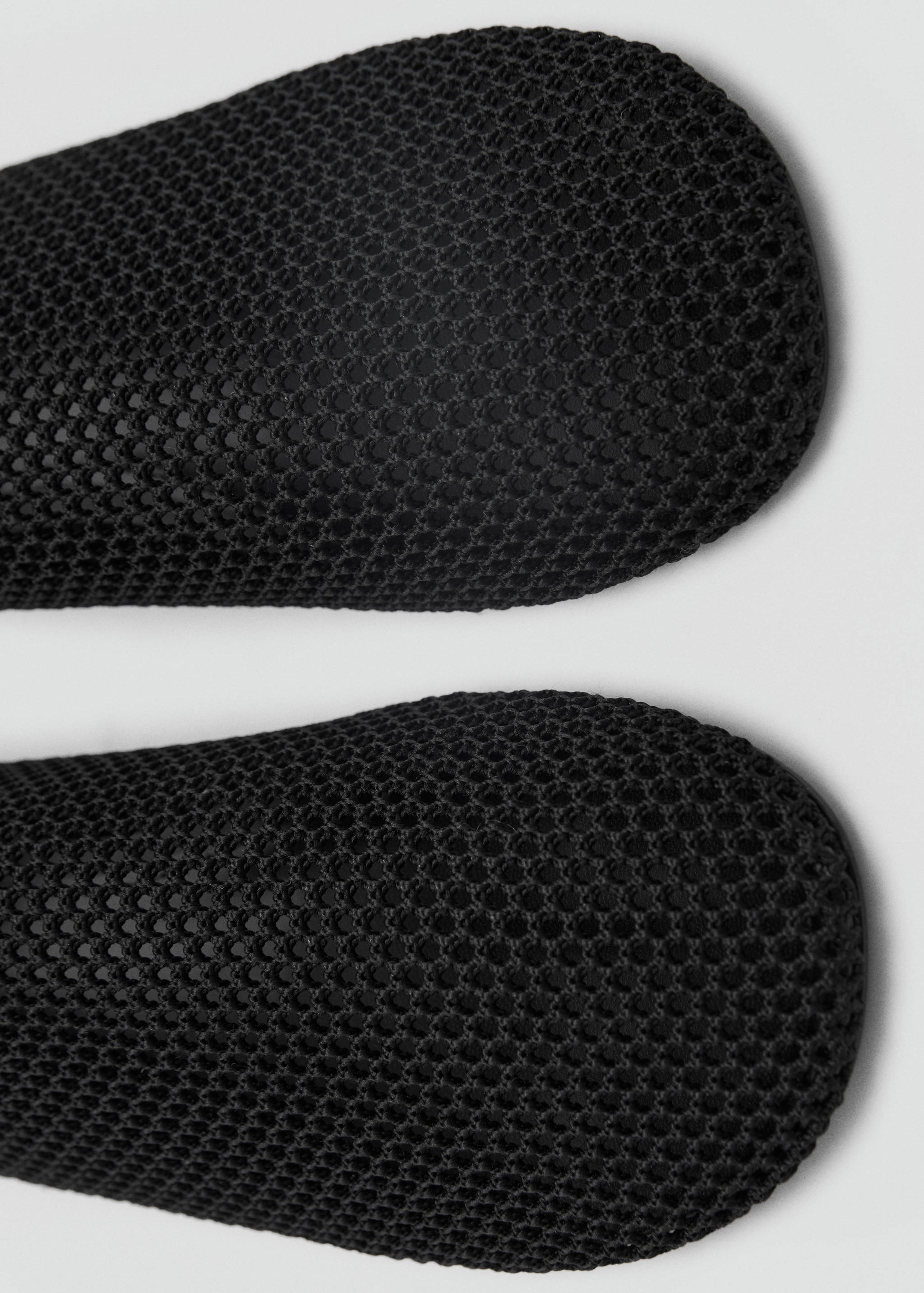 Soft mesh shoes - Details of the article 1