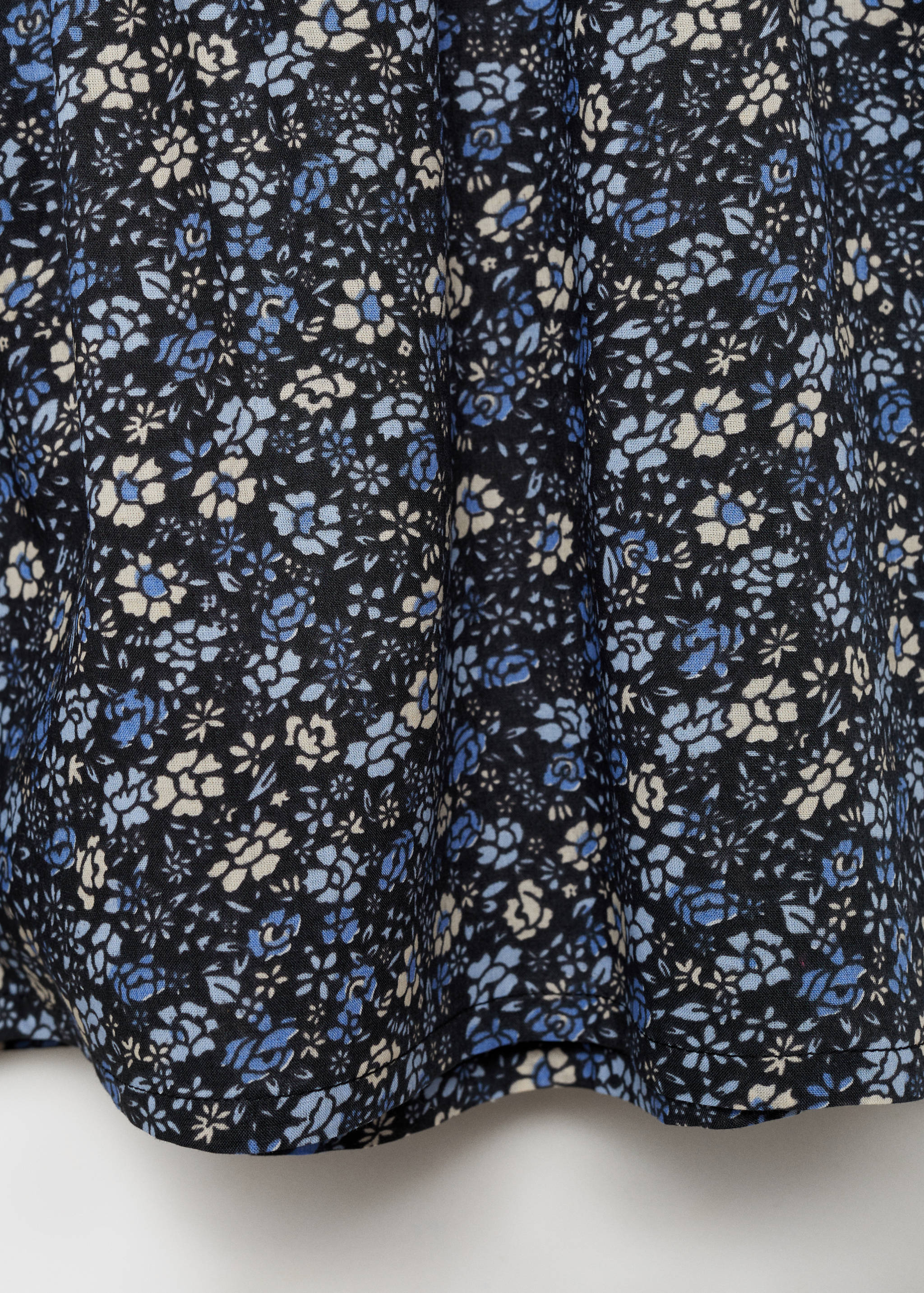 بلوزة مزخرفة بالزهور - تفاصيل المنتج 0