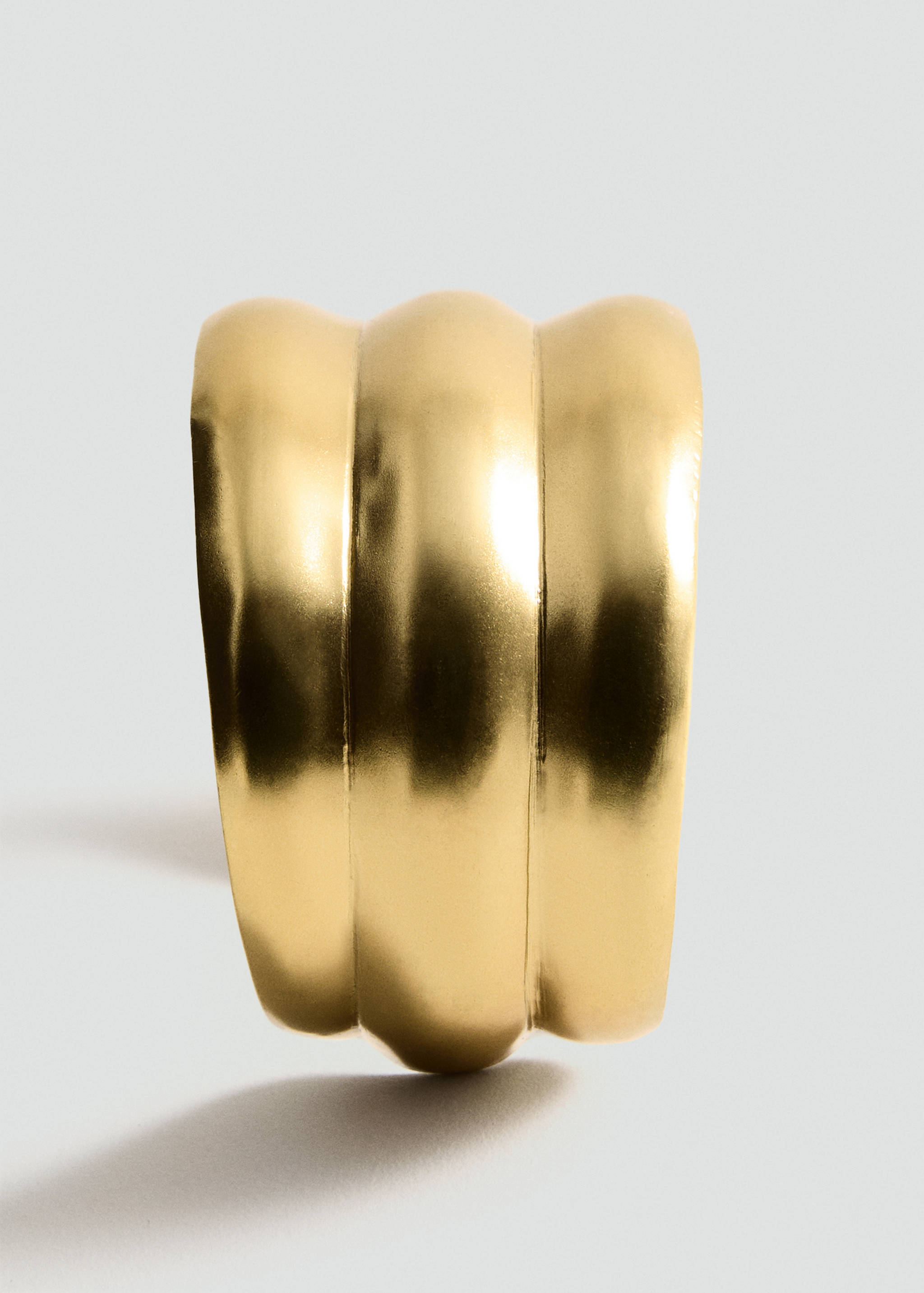 Rigid bracelet with relief - Medium plane