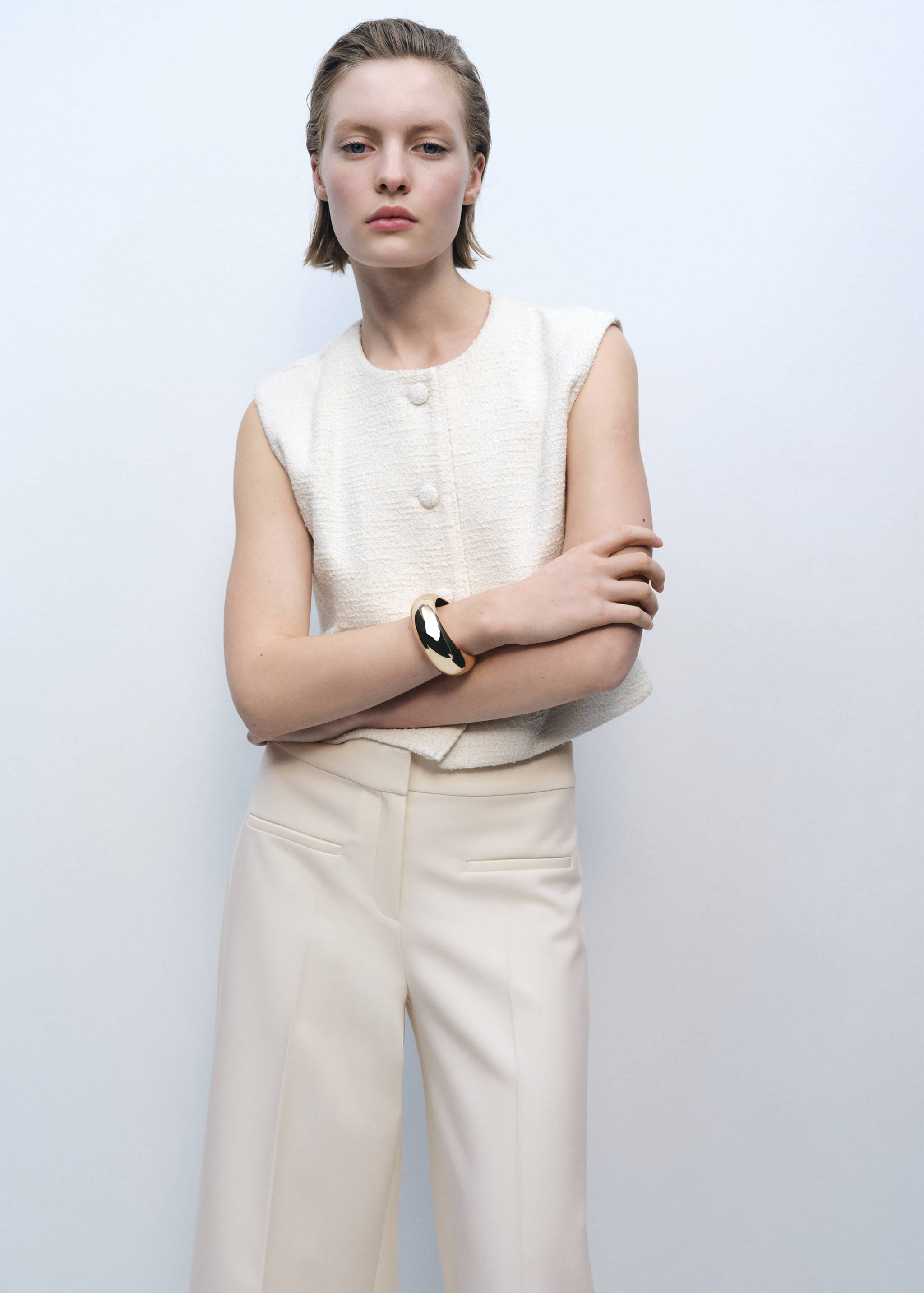 Wide leg mid-rise trousers with pockets - Details of the article 1