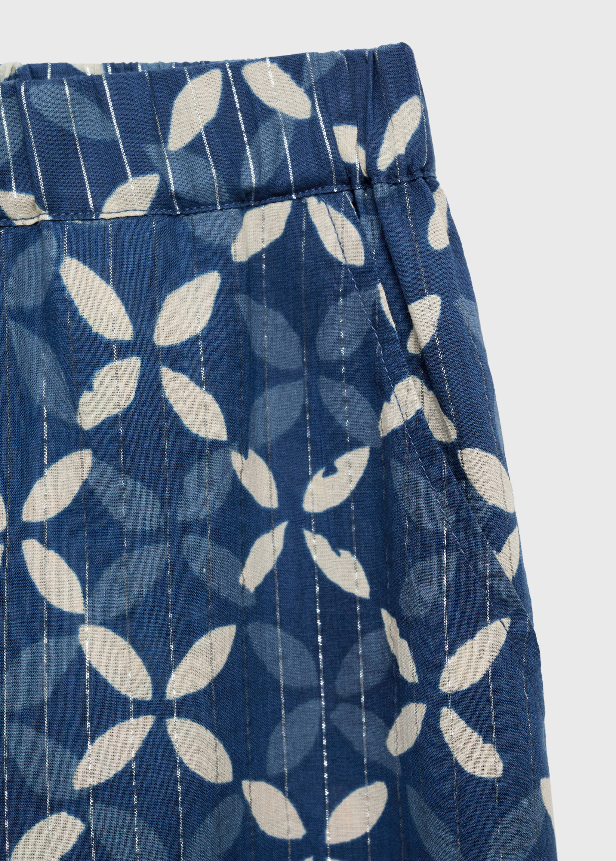 Printed straight pants - Details of the article 0