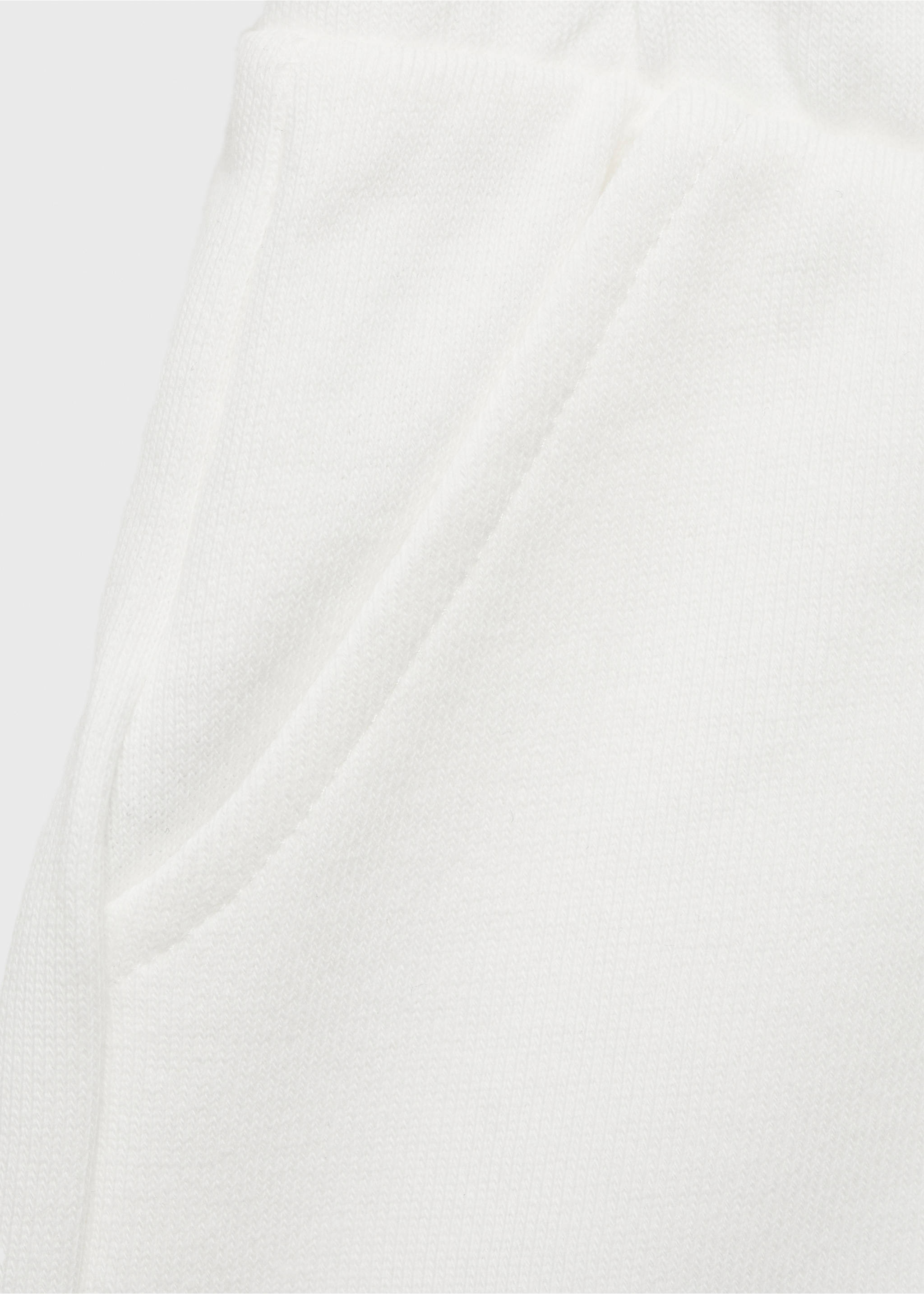 Shorts with ruffled hem - Details of the article 8, Off White. Ref: 87066343-00.