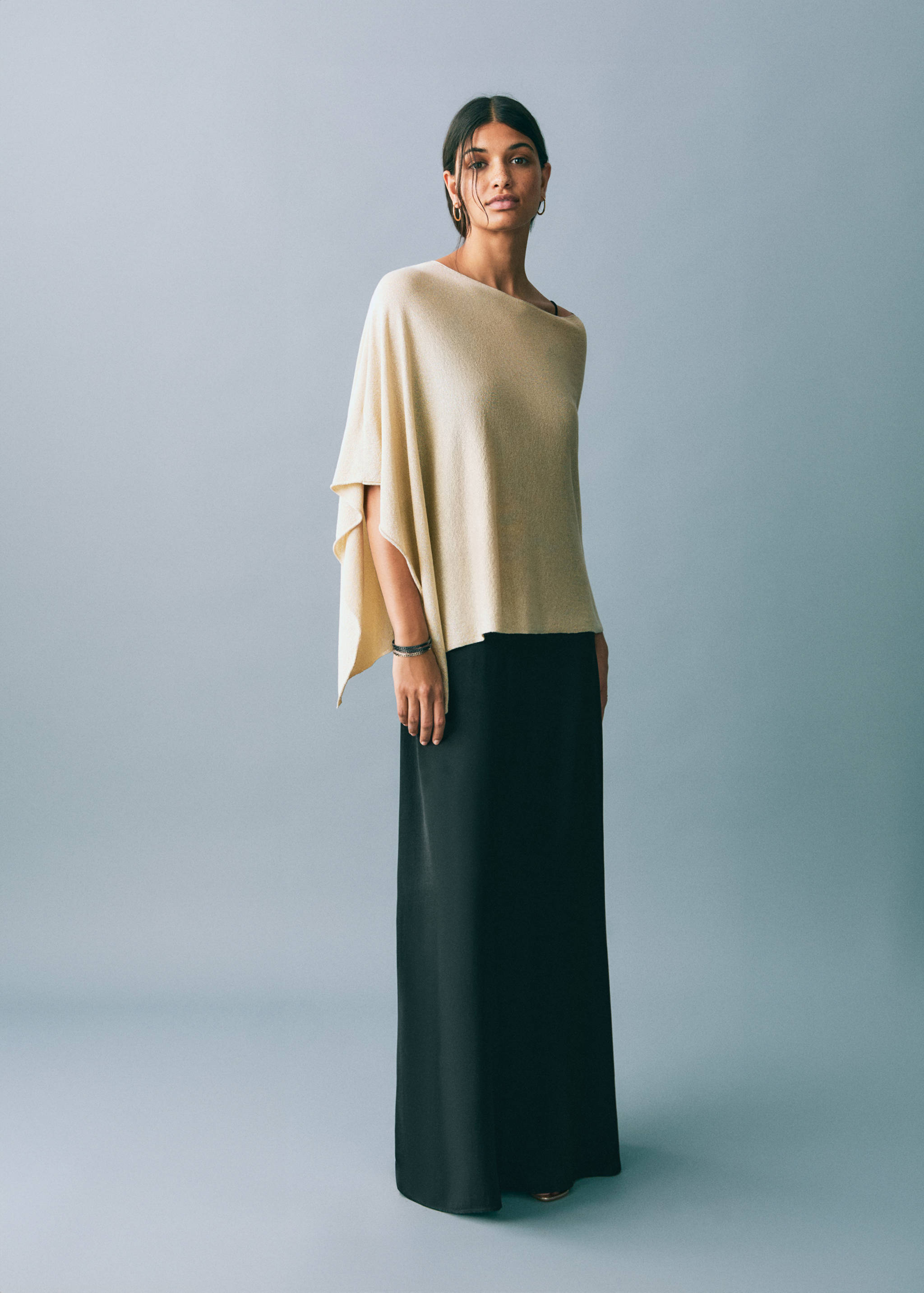 Lurex knitted cape - General plane