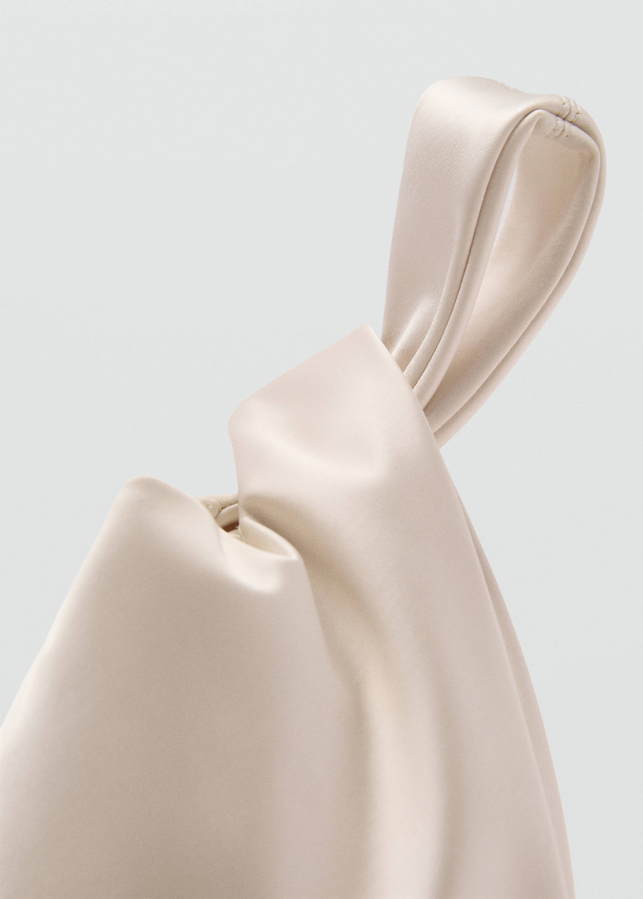 Handväska med fransar i satin - Detaljer om artikeln 1