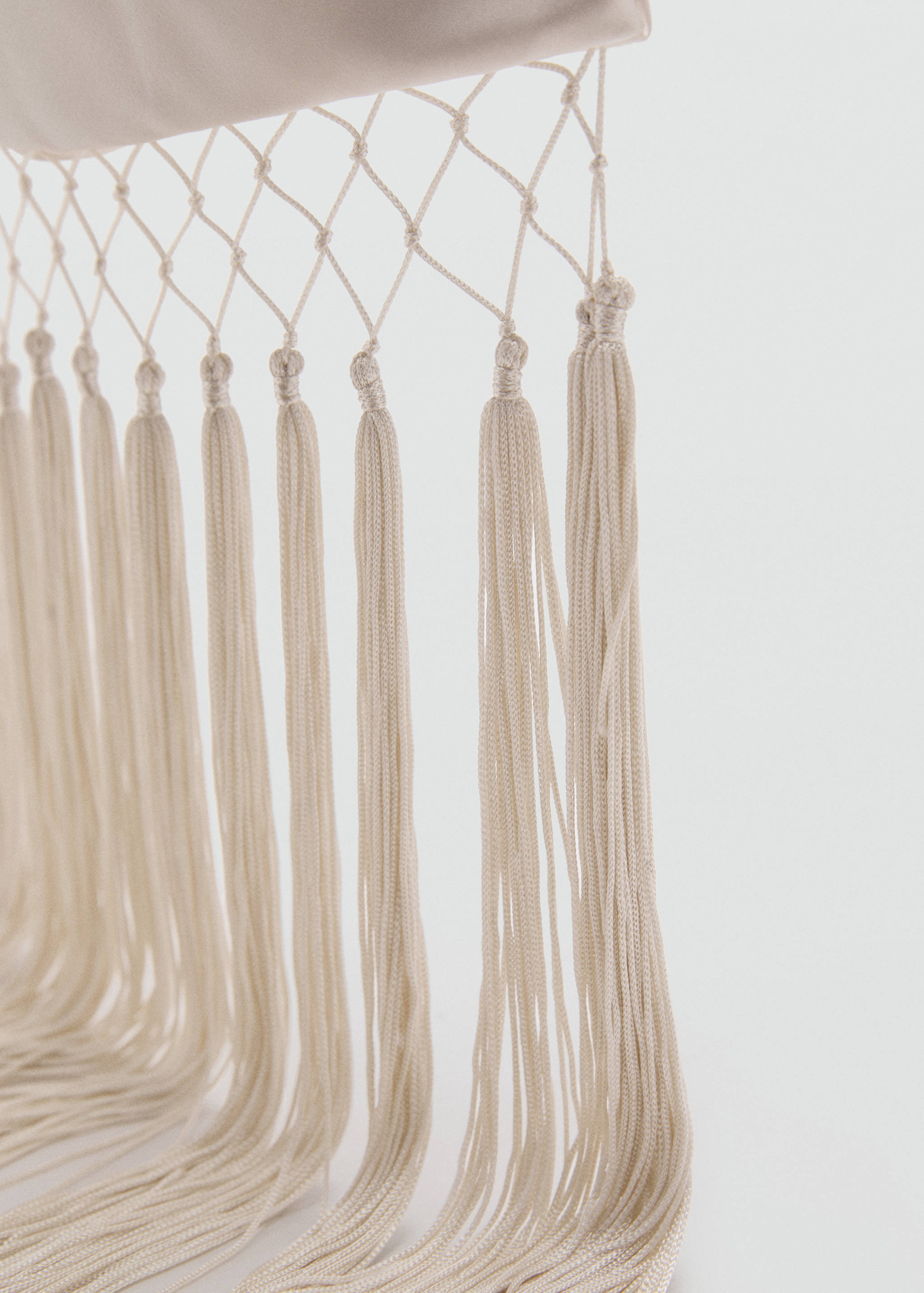 Handväska med fransar i satin - Detaljer om artikeln 2