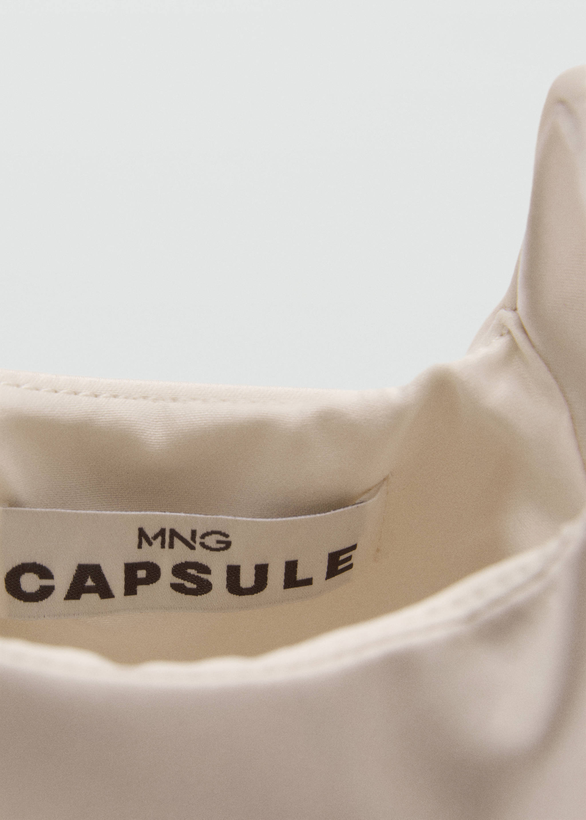 Handväska med fransar i satin - Detaljer om artikeln 3