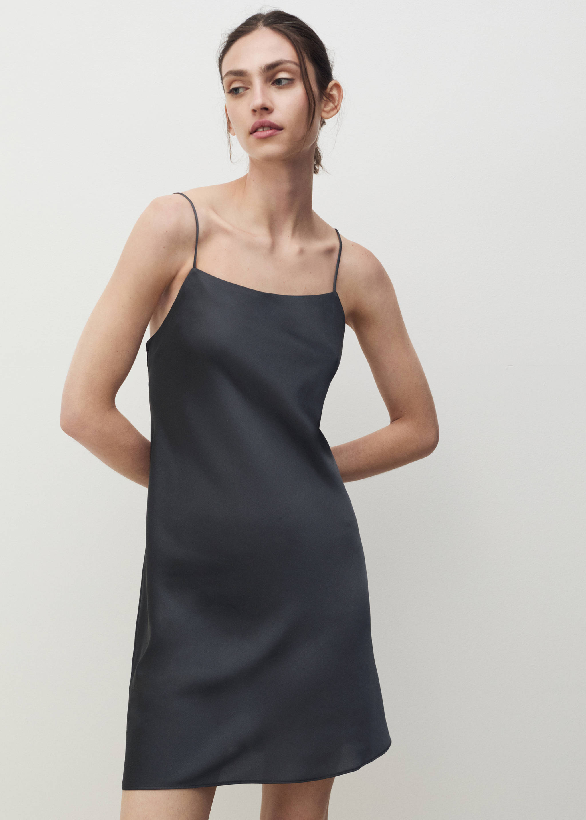 Satin nightgown with straps - Medium plane