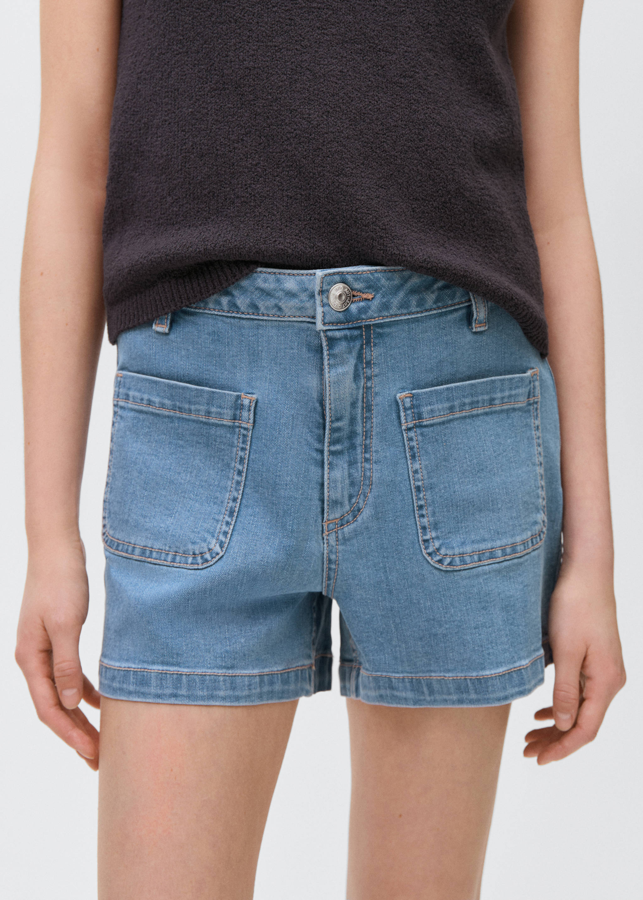 Denim shorts with pockets - Details of the article 6