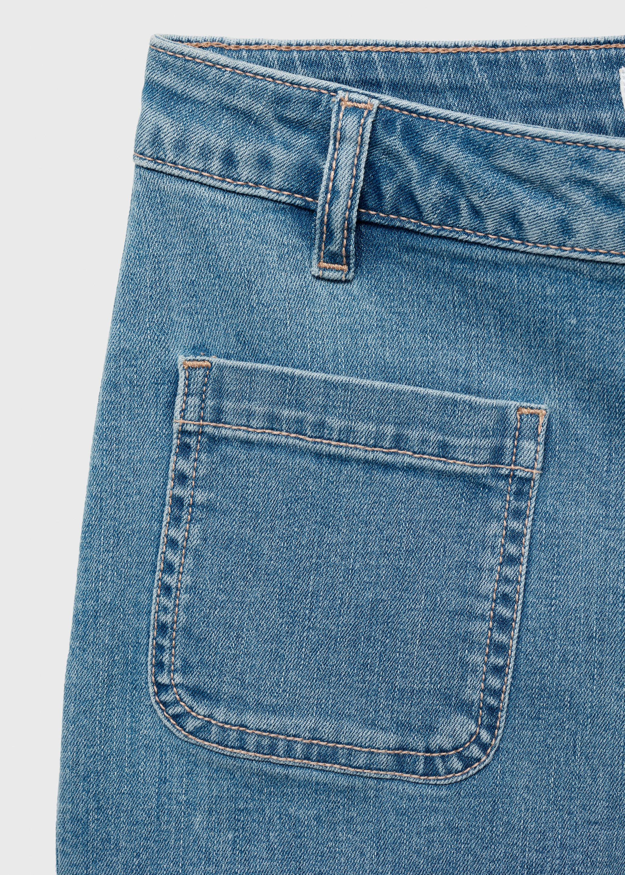 Denim shorts with pockets - Details of the article 8
