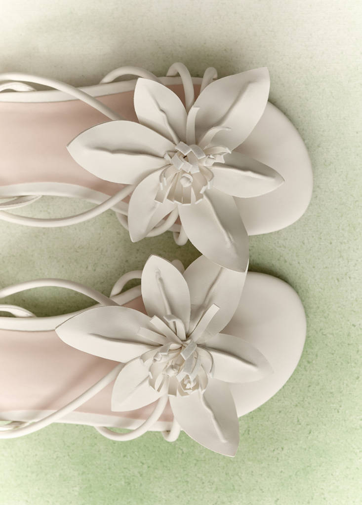 Sandals with flower strap — White