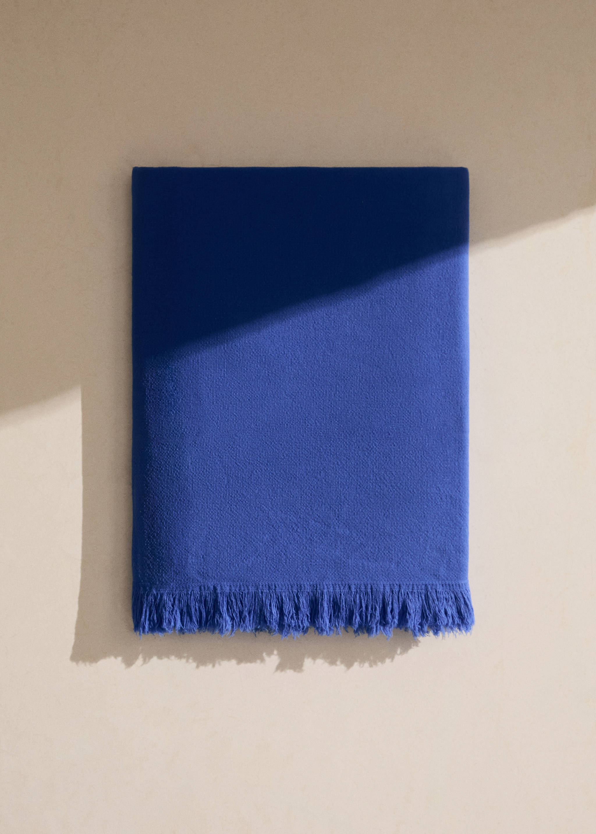 Serviette de plage en coton bouclette overdyed à franges - Plan général