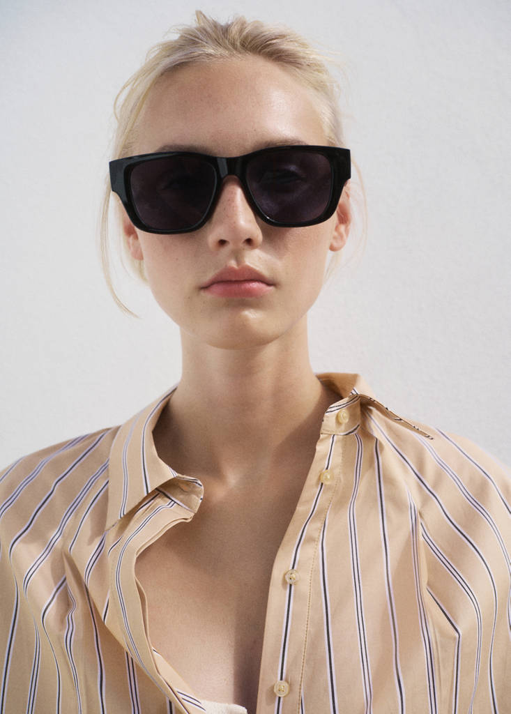 Short sleeve striped shirt — Brown