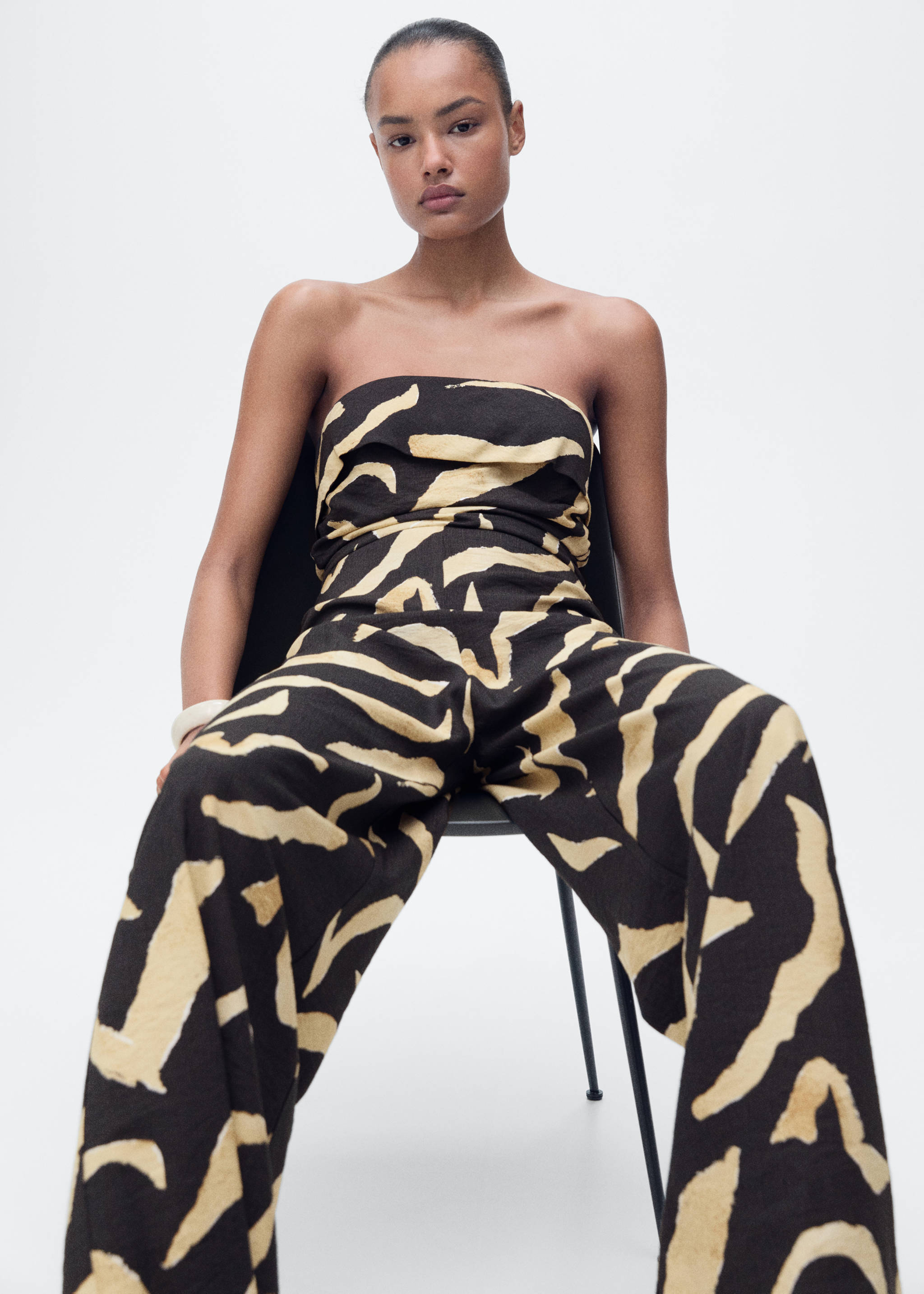 Printed strapless jumpsuit - Details of the article 2