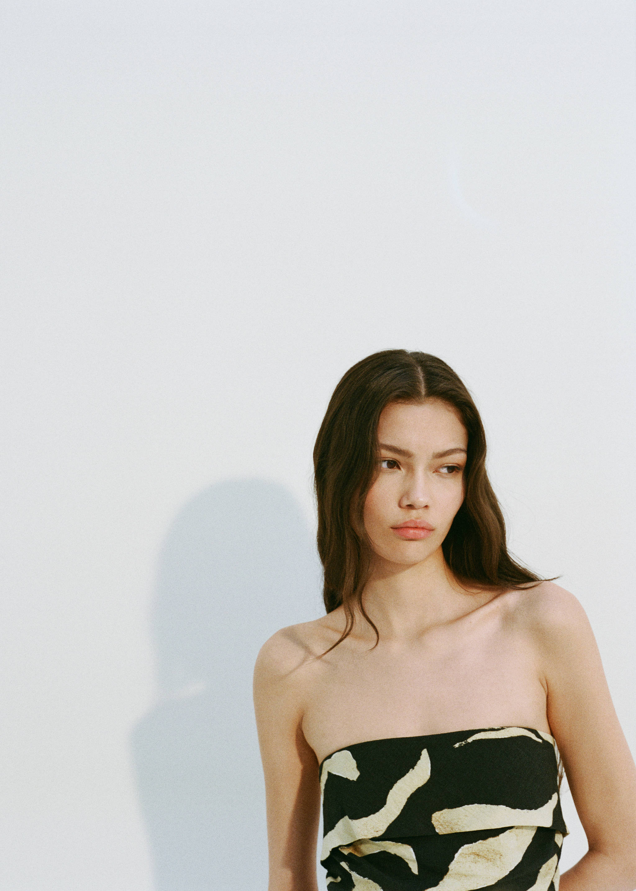 Printed strapless jumpsuit - Details of the article 7