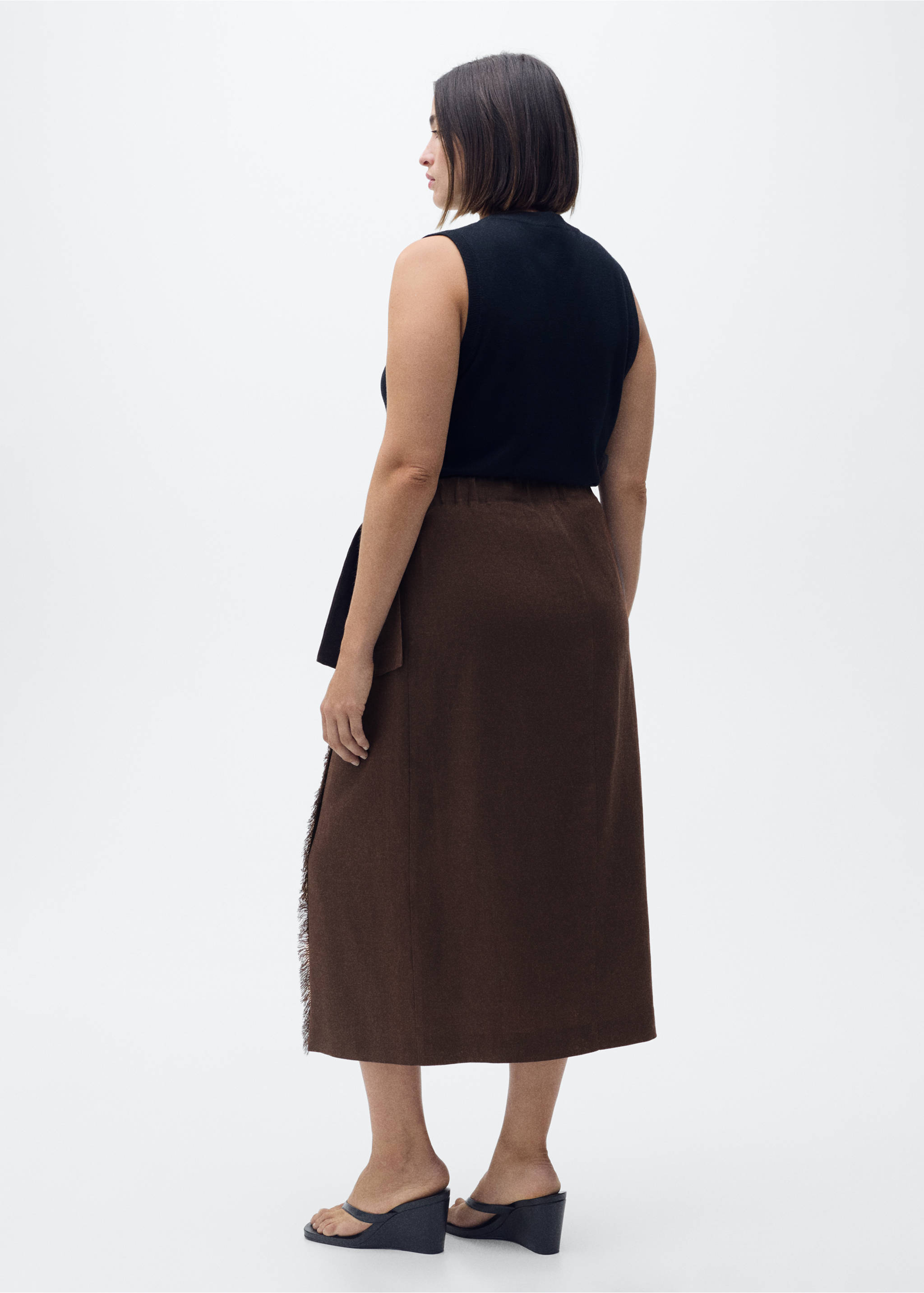 Linen sarong skirt - Details of the article 4, Chocolate. Ref: 87067175-00.