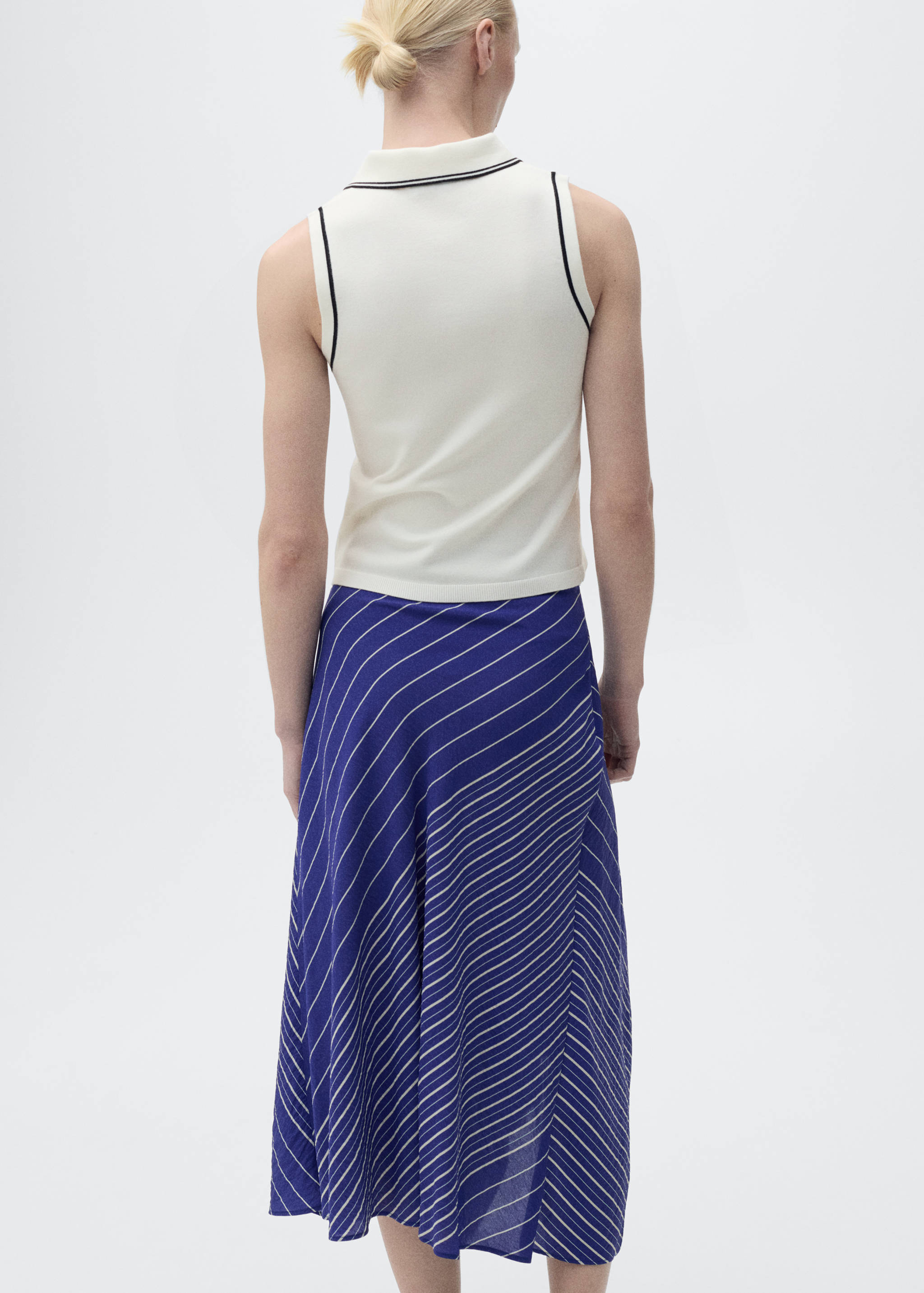 Polo-neck knitted top with contrasting trims - Reverse of the article