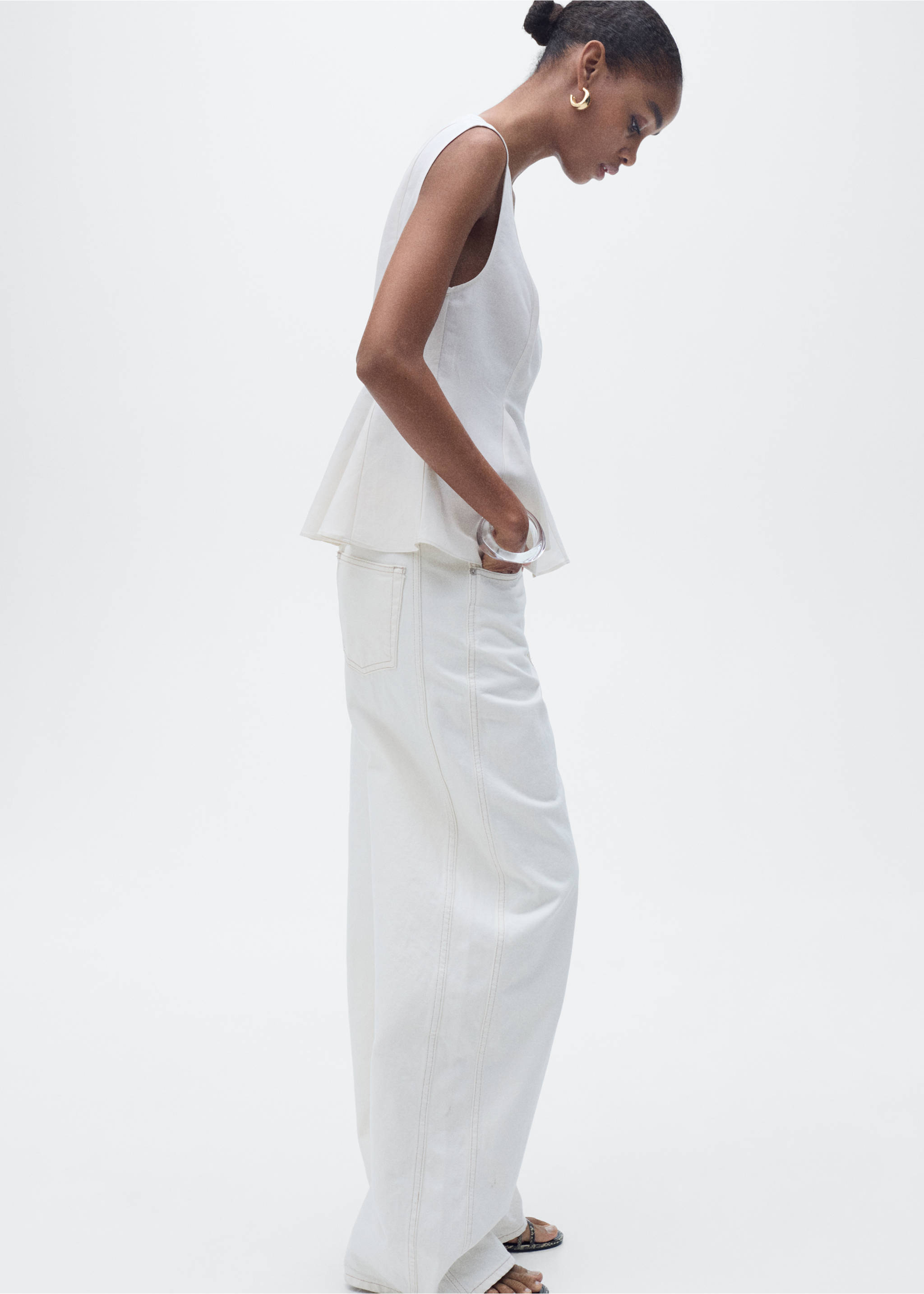 White sleeveless peplum top worn with matching wide-leg trousers., Ecru. Ref: 87067179-00.