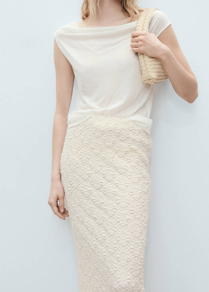 Textured fitted skirt — Ecru