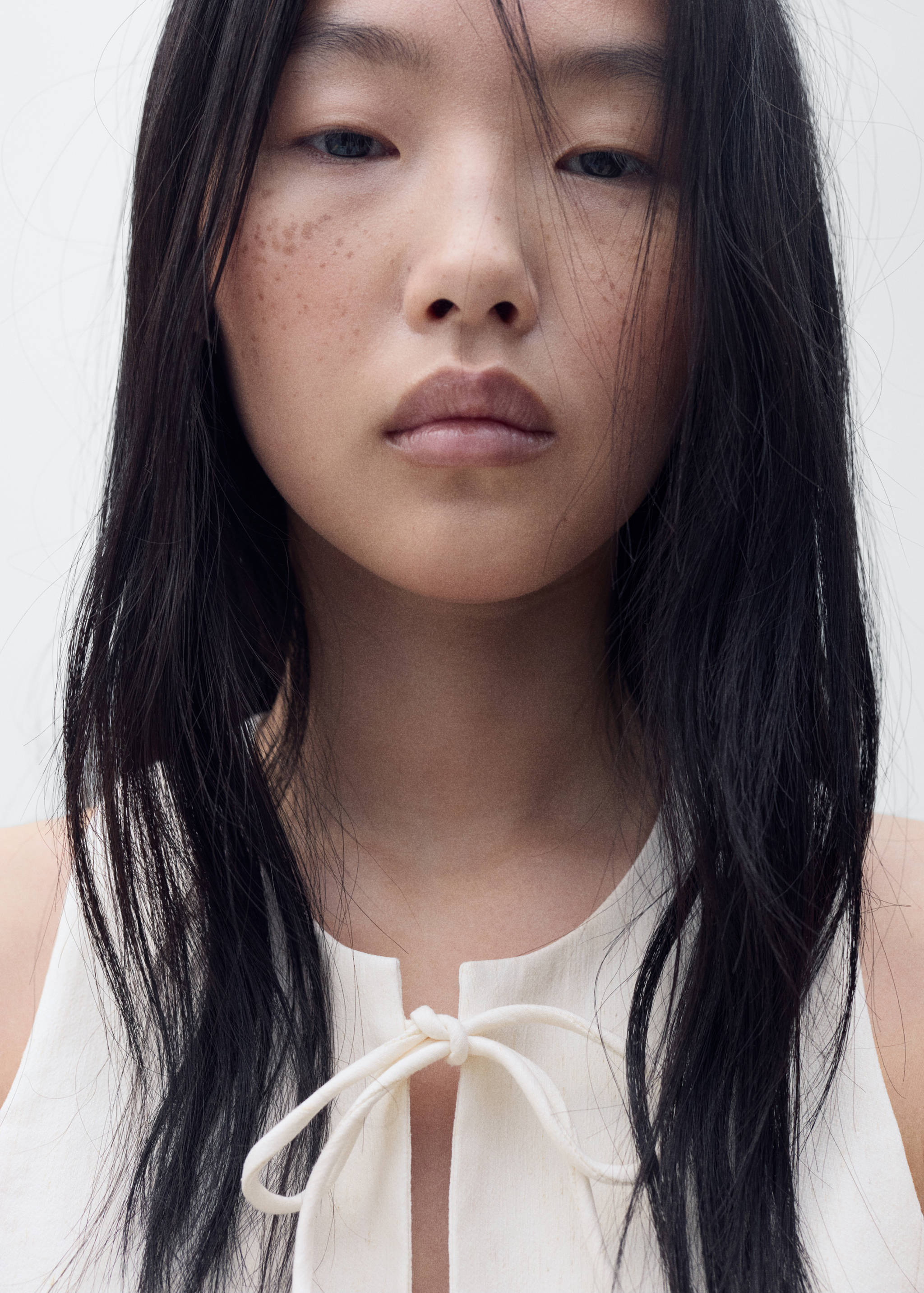 Linen-blend top with bow - Details of the article 1