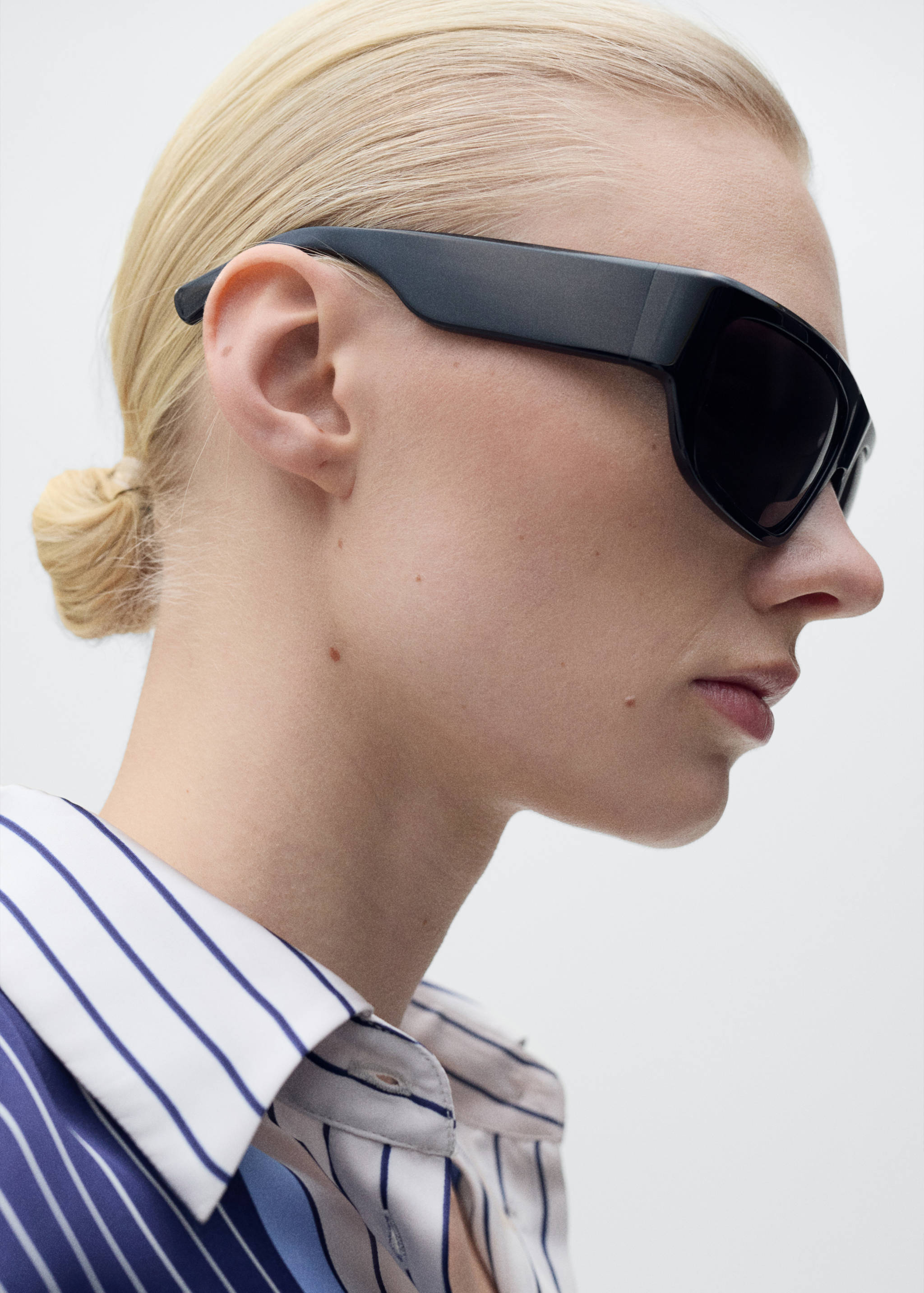 Satin shirt with combined stripes - Details of the article 1