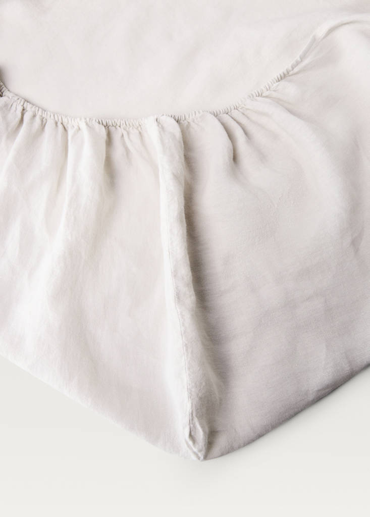 Washed linen fitted sheet for 150/160 cm bed — Beige
