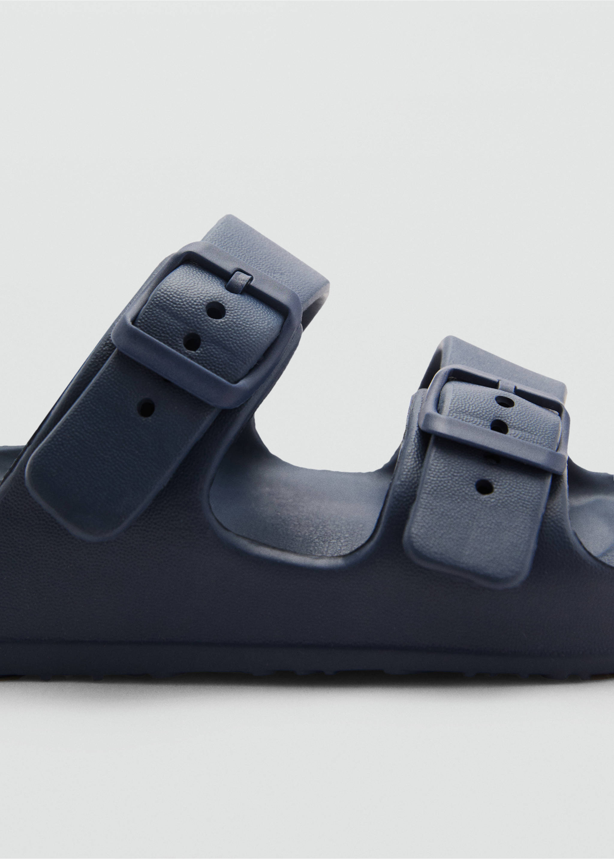 Chanclas tiras hebilla - Detalle del artículo 1, Azul. Ref: 87067675-00.