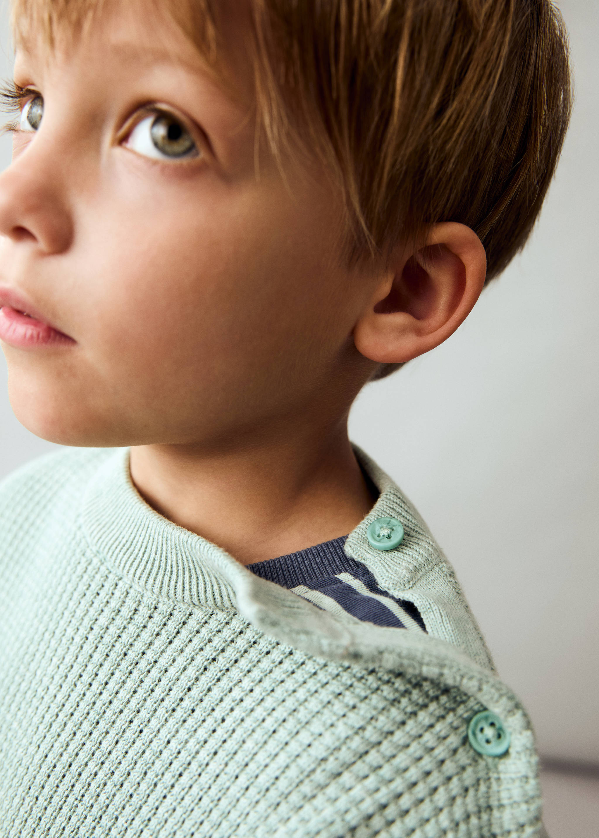 Buttons detail knit sweater - Details of the article 1