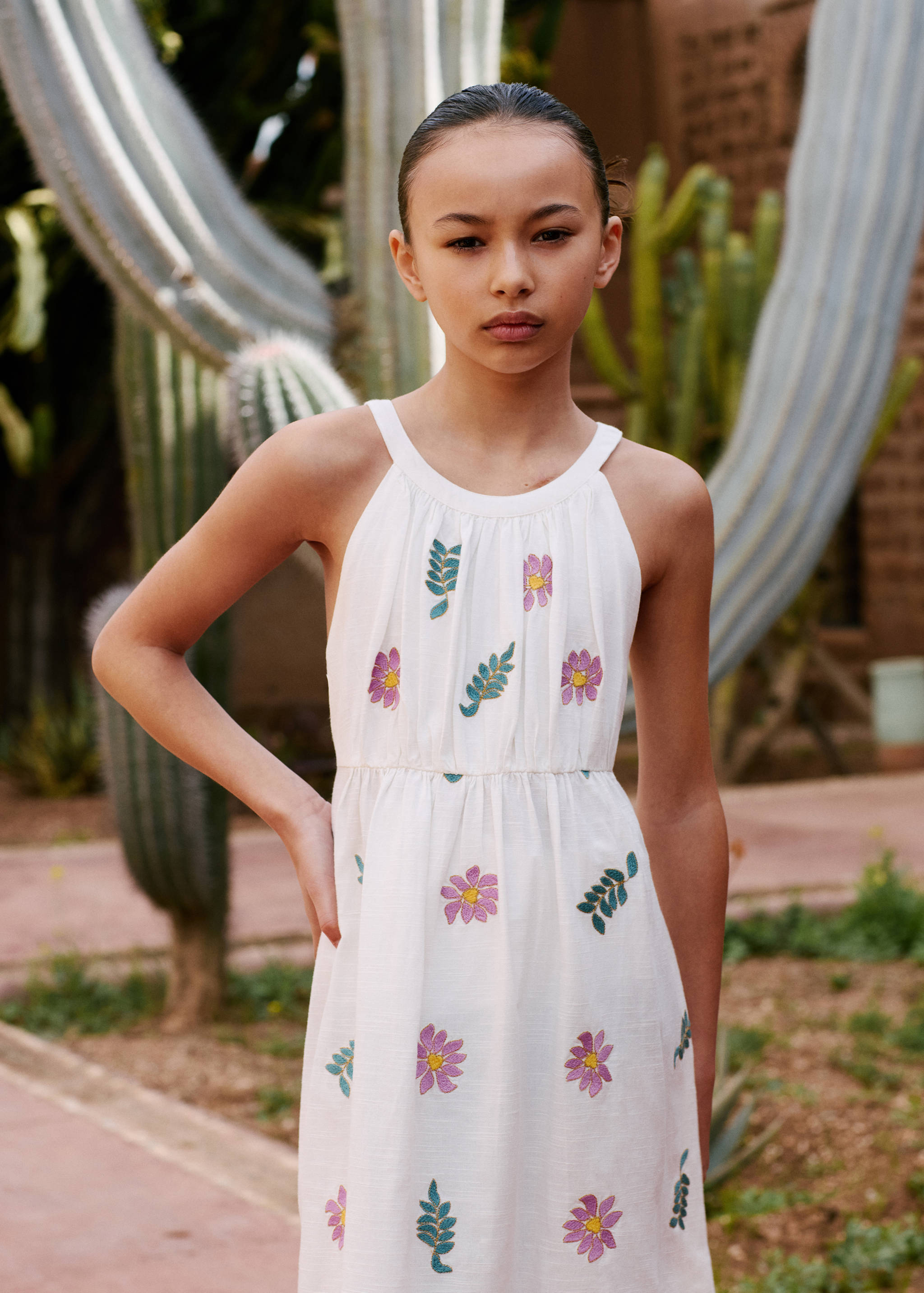 花朵刺绣连身裙 - null