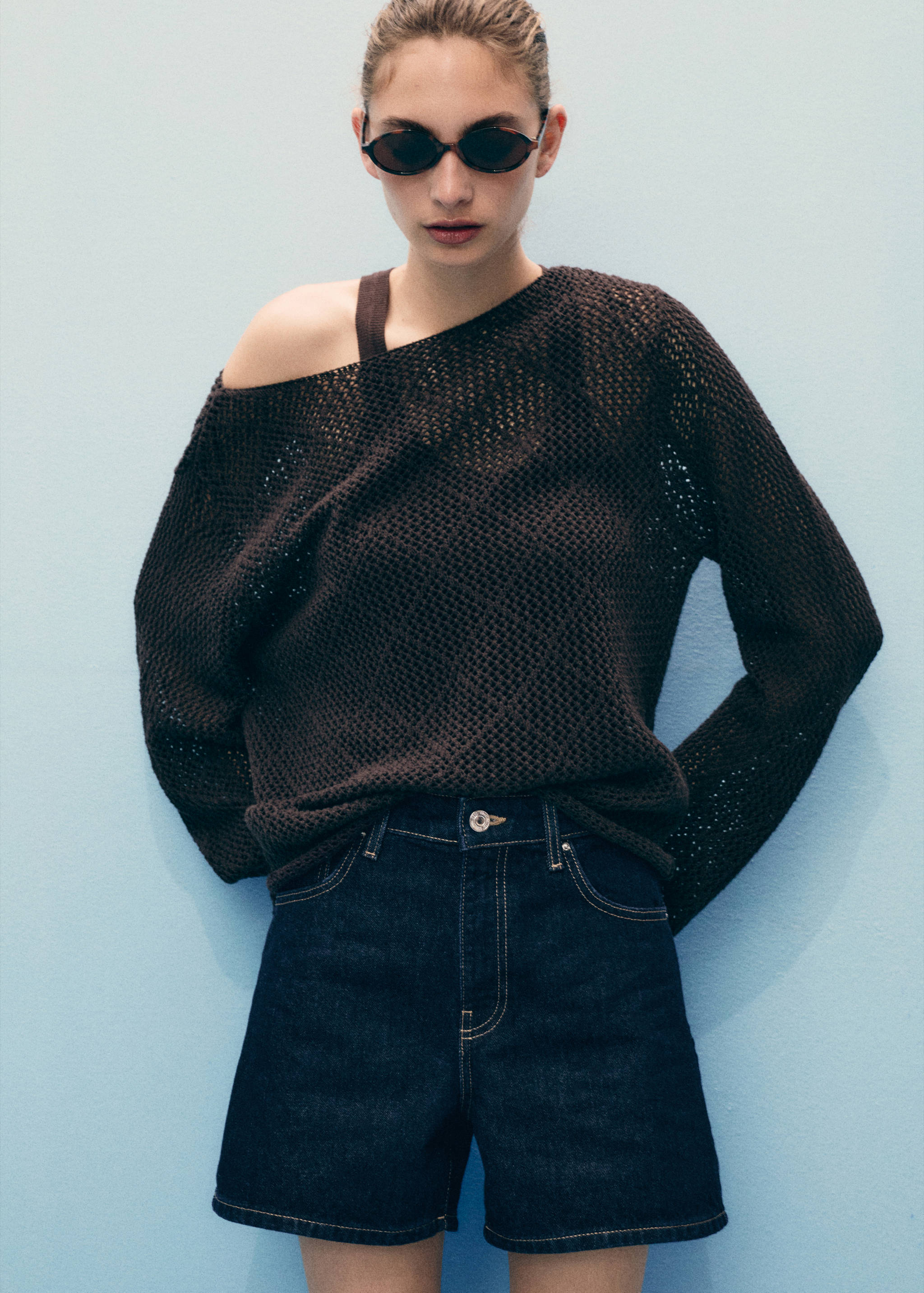 High-waisted straight-fit denim shorts - Details of the article 1