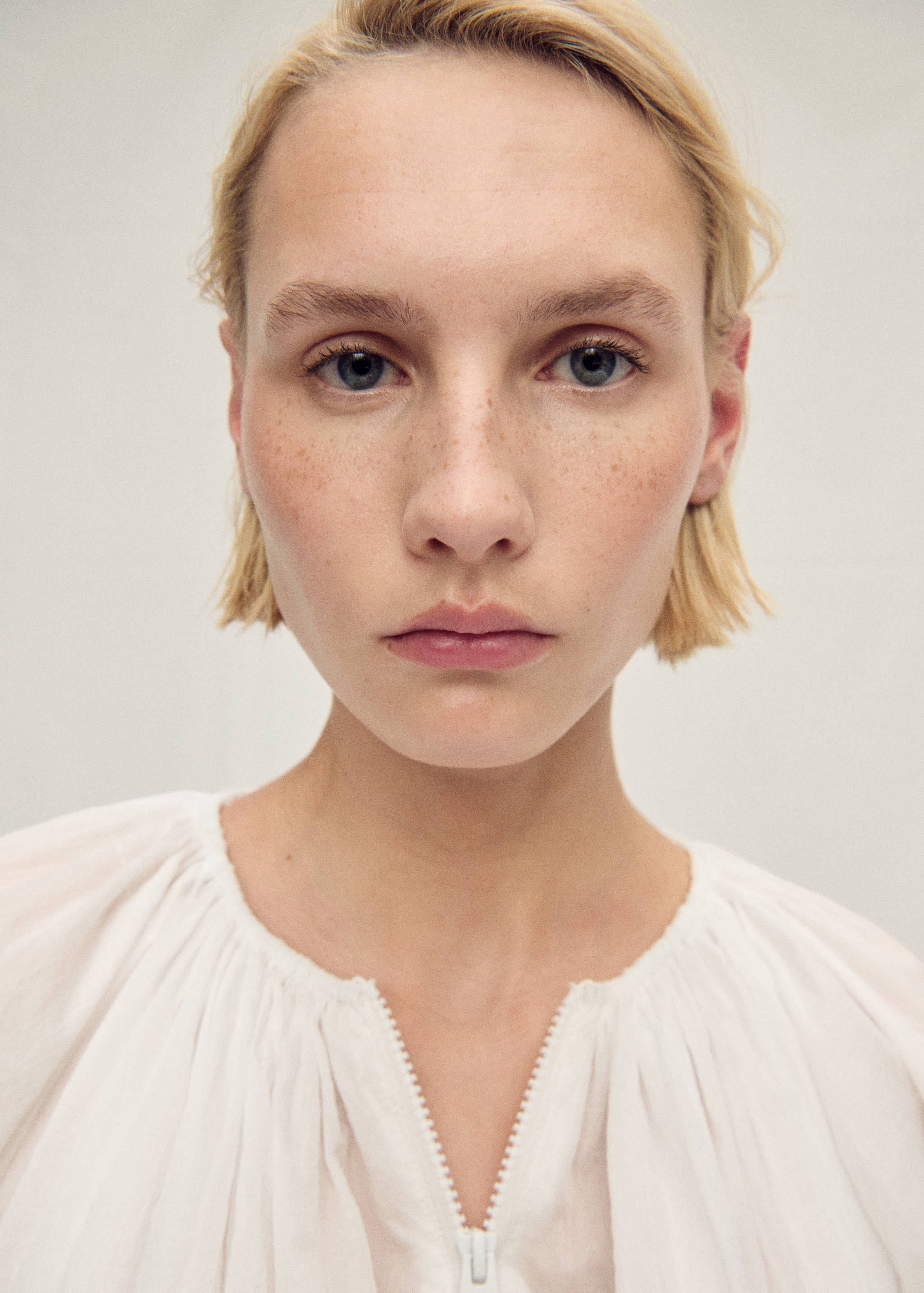 Prześwitująca marszczona kurtka - Szczegóły artykułu 2