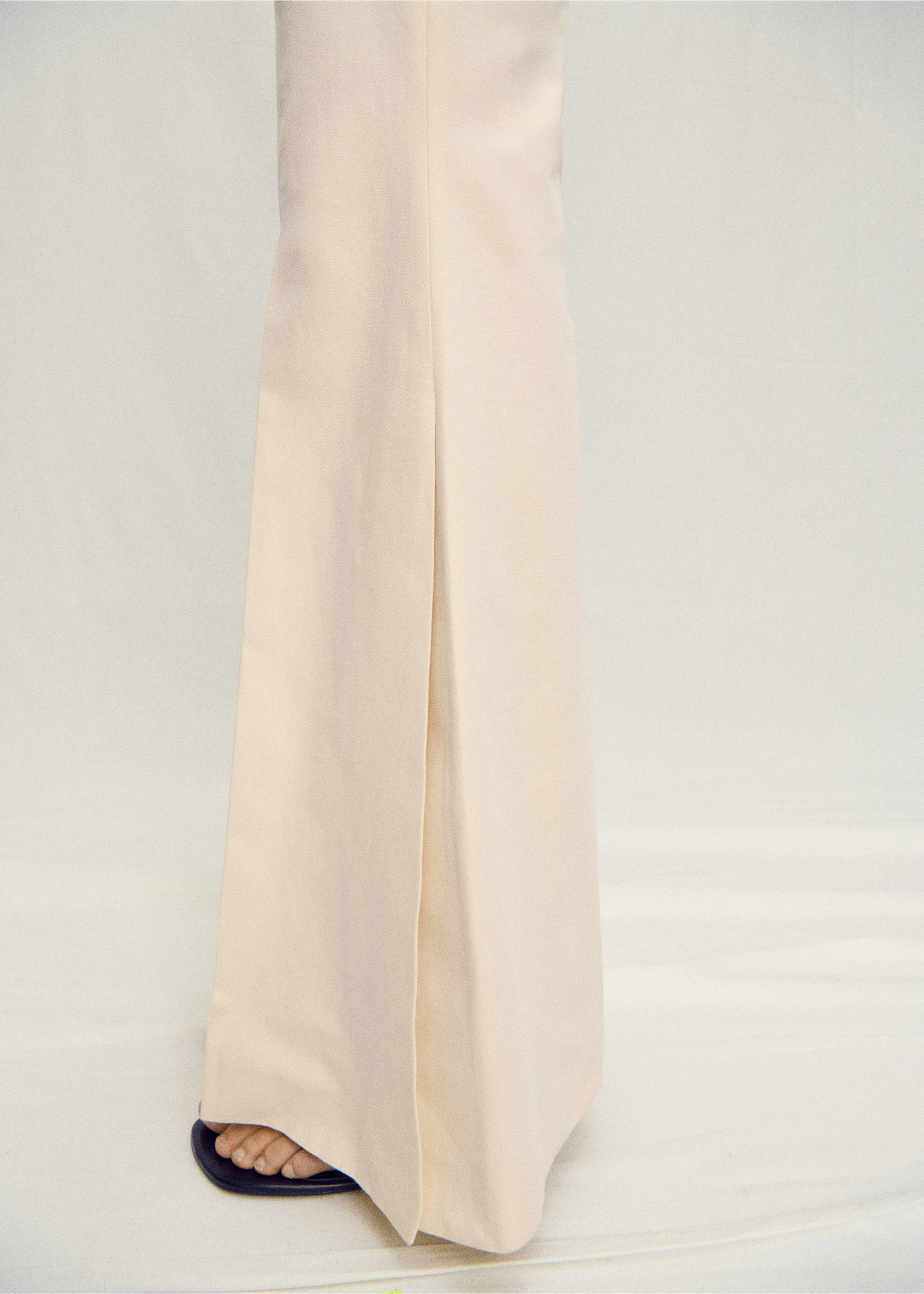 Pantalón traje mezcla lino flare - Detalle del artículo 3, Crudo. Ref: 87067717-00.