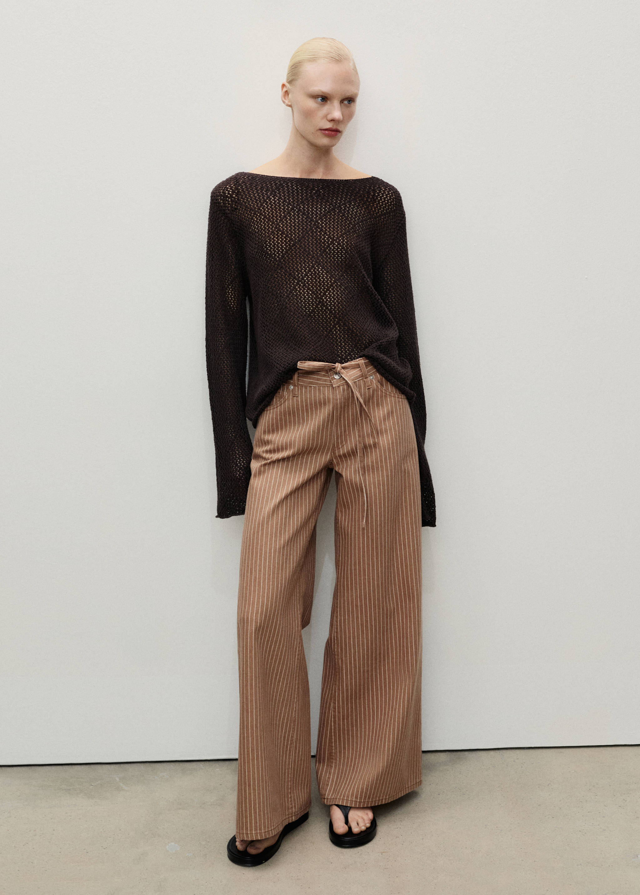 Wide leg jeans with stripes and belt - General plane