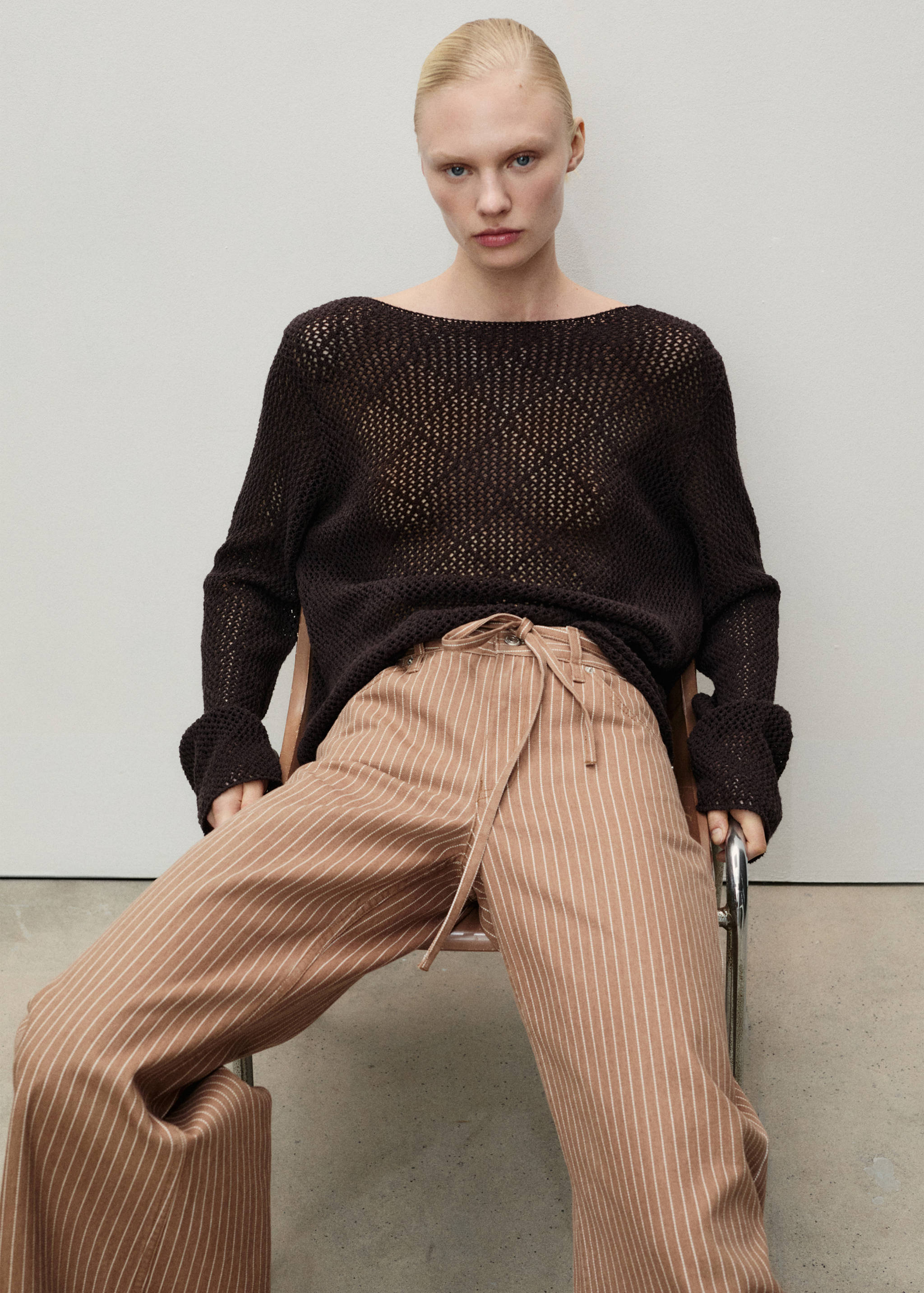 Wide leg jeans with stripes and belt - Details of the article 2