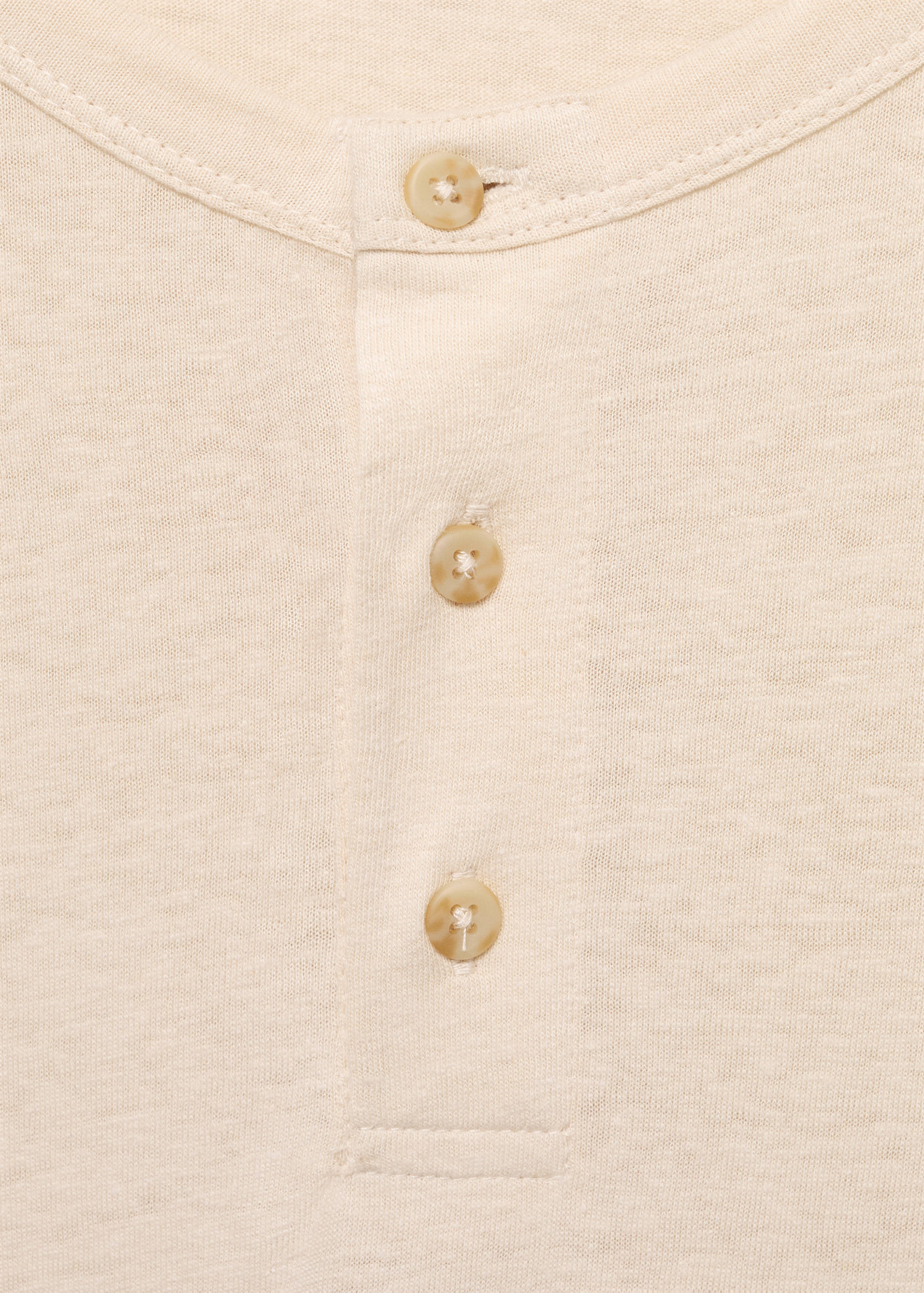 Футболка с пуговицами, со льном - Деталь изделия 8