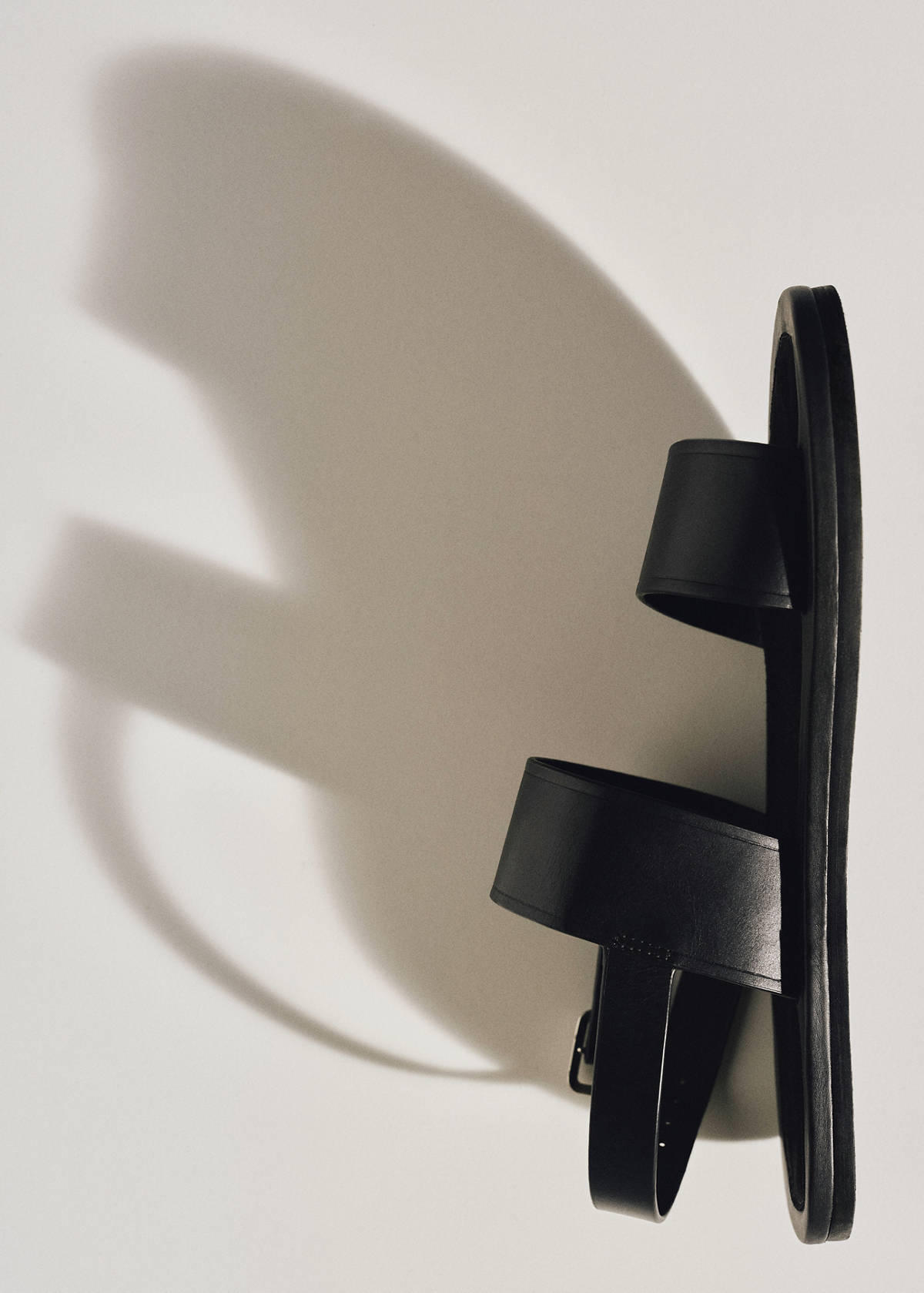Leather strap sandals — Black