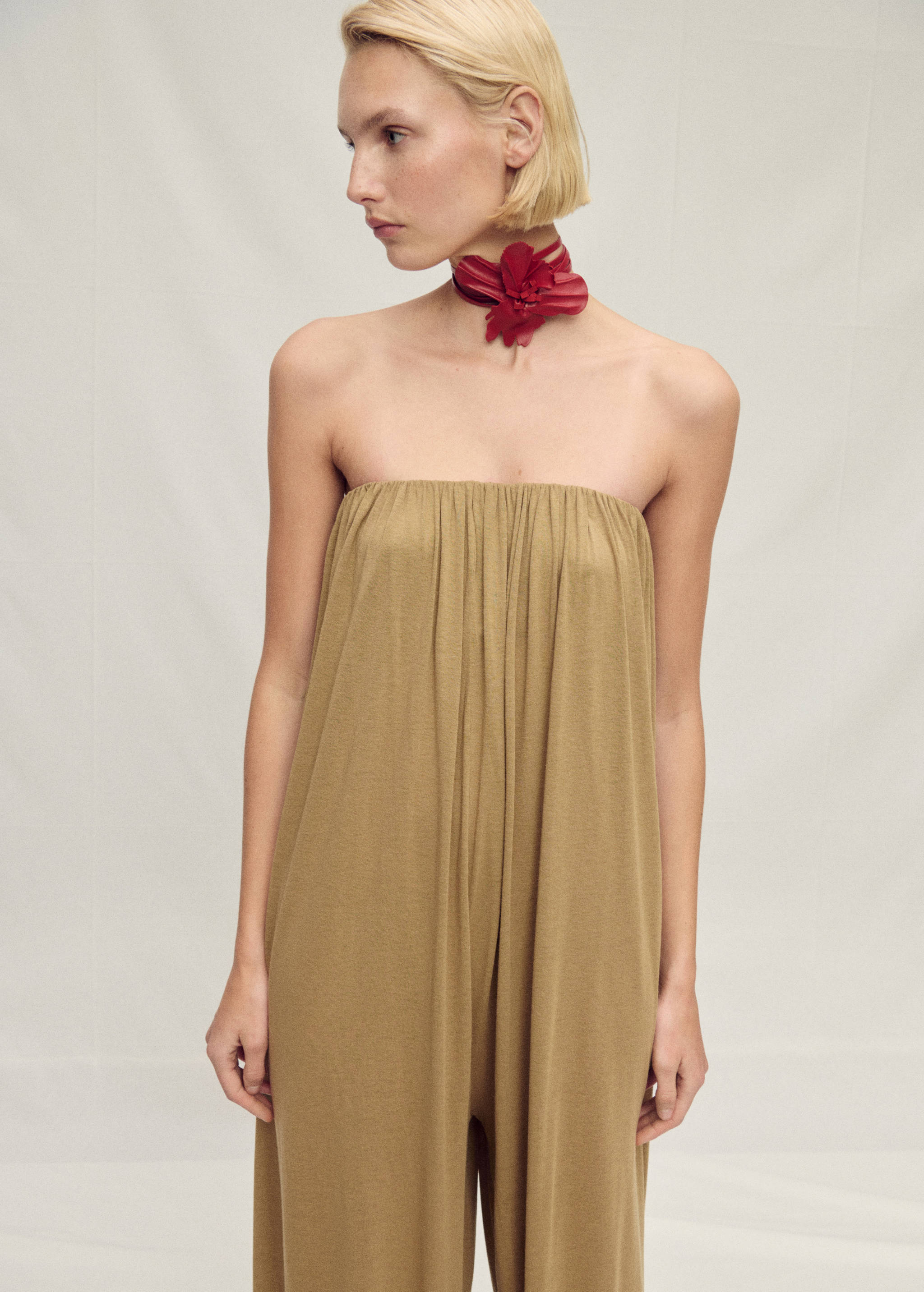 Macacão caicai com base abaloada - Plano médio