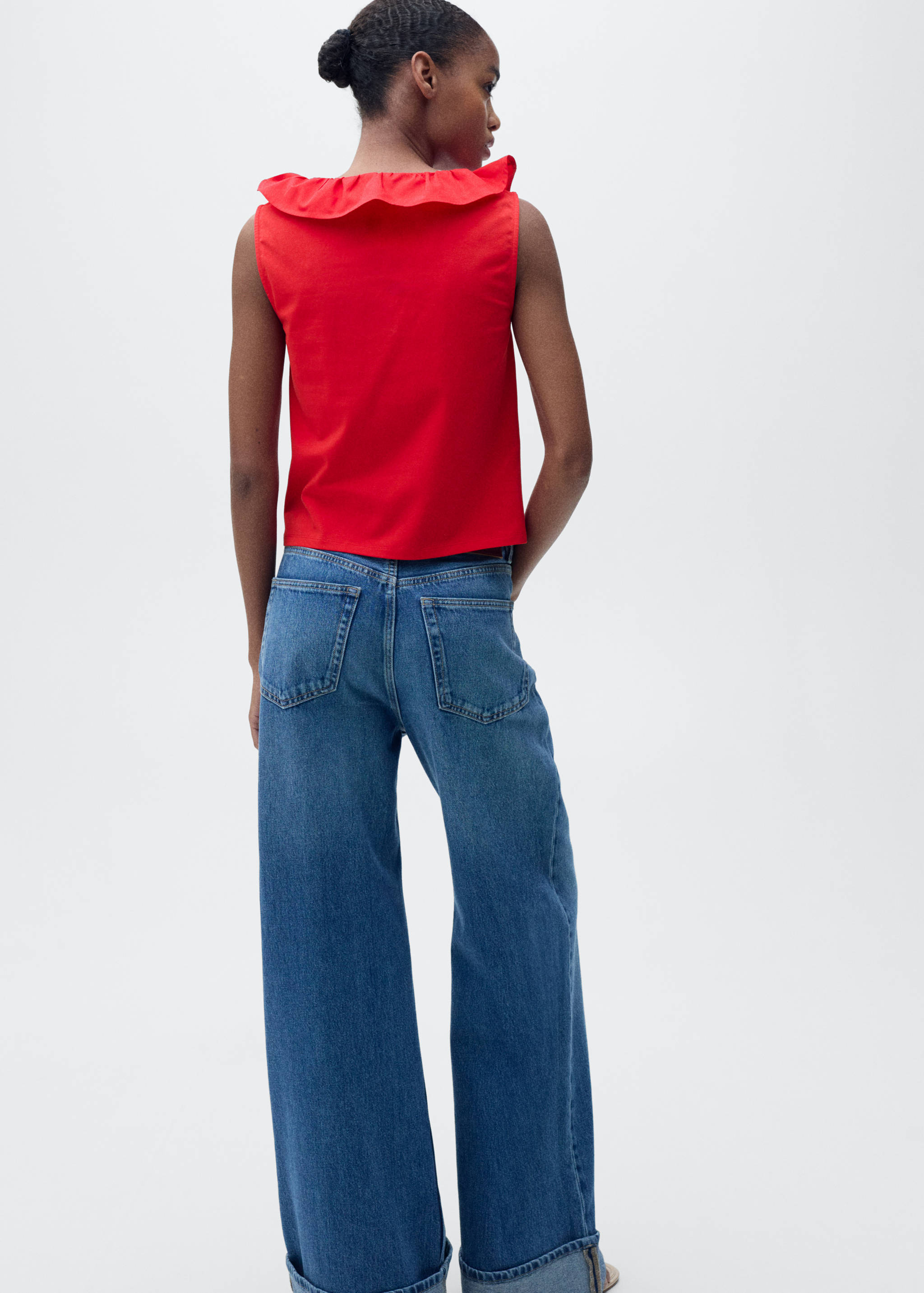 Cotton top with ruffles - Reverse of the article