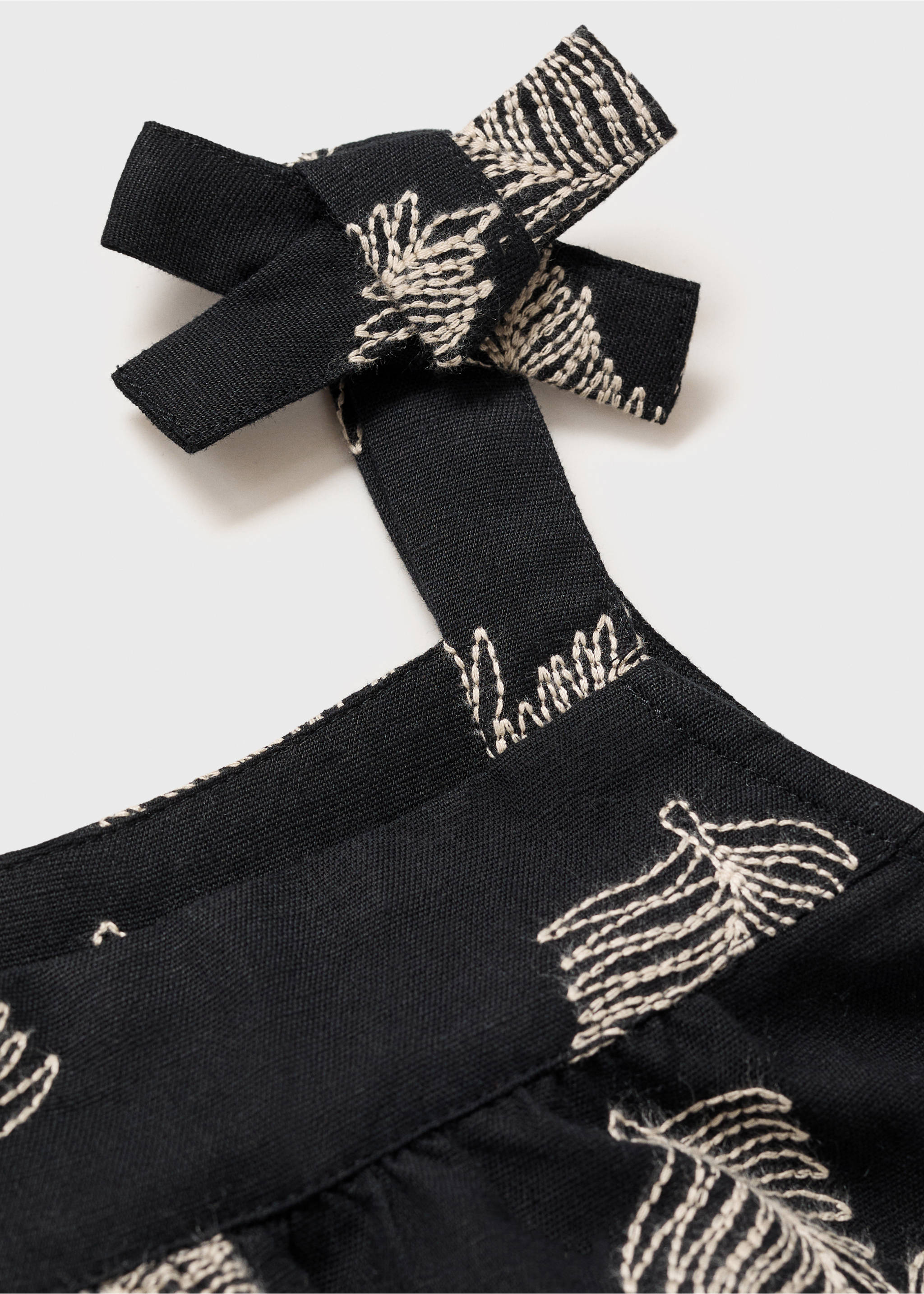 Blusa detalles bordados - Detalle del artículo 8, Negro. Ref: 87068269-00.