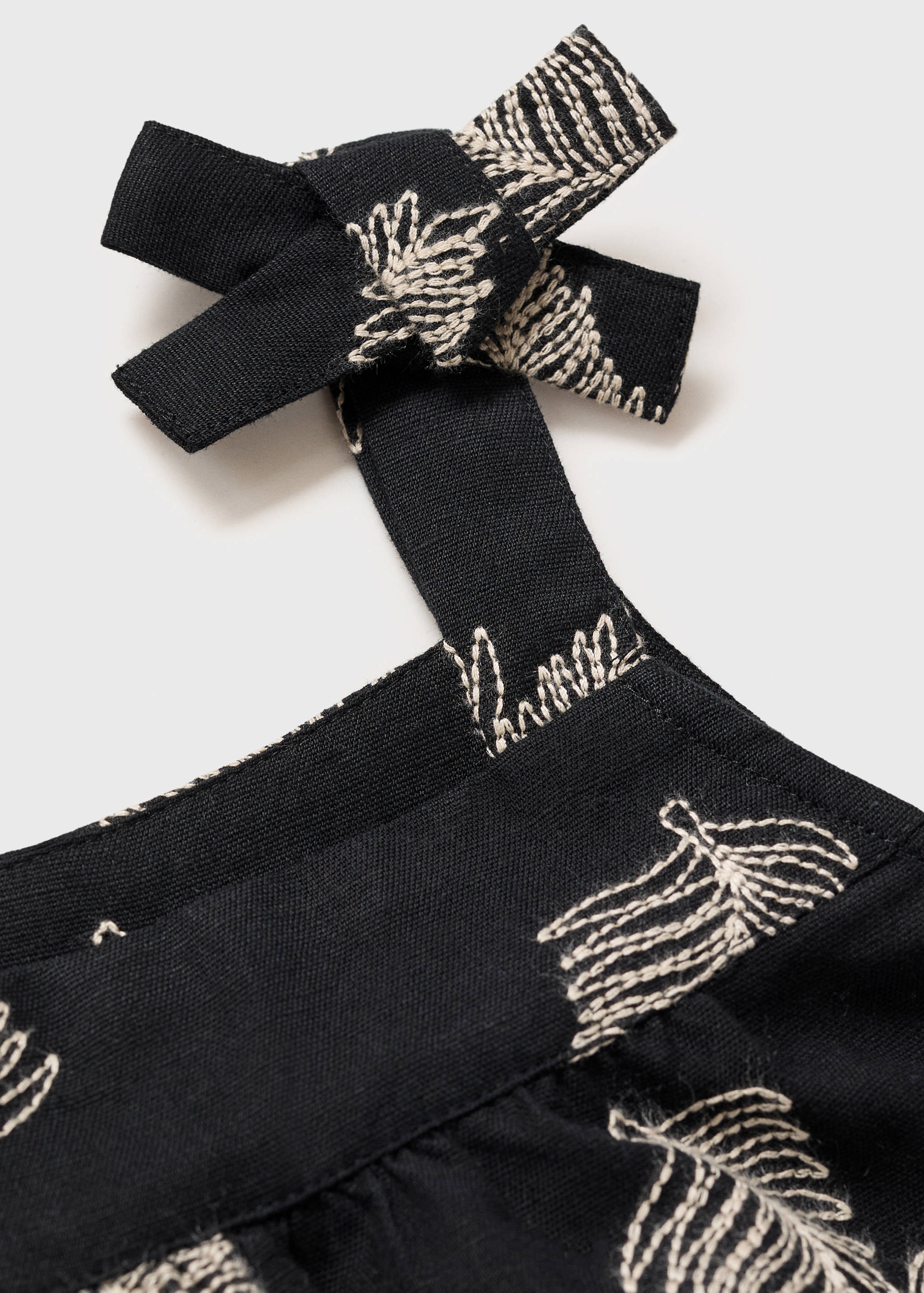 Embroidered details blouse - Details of the article 8