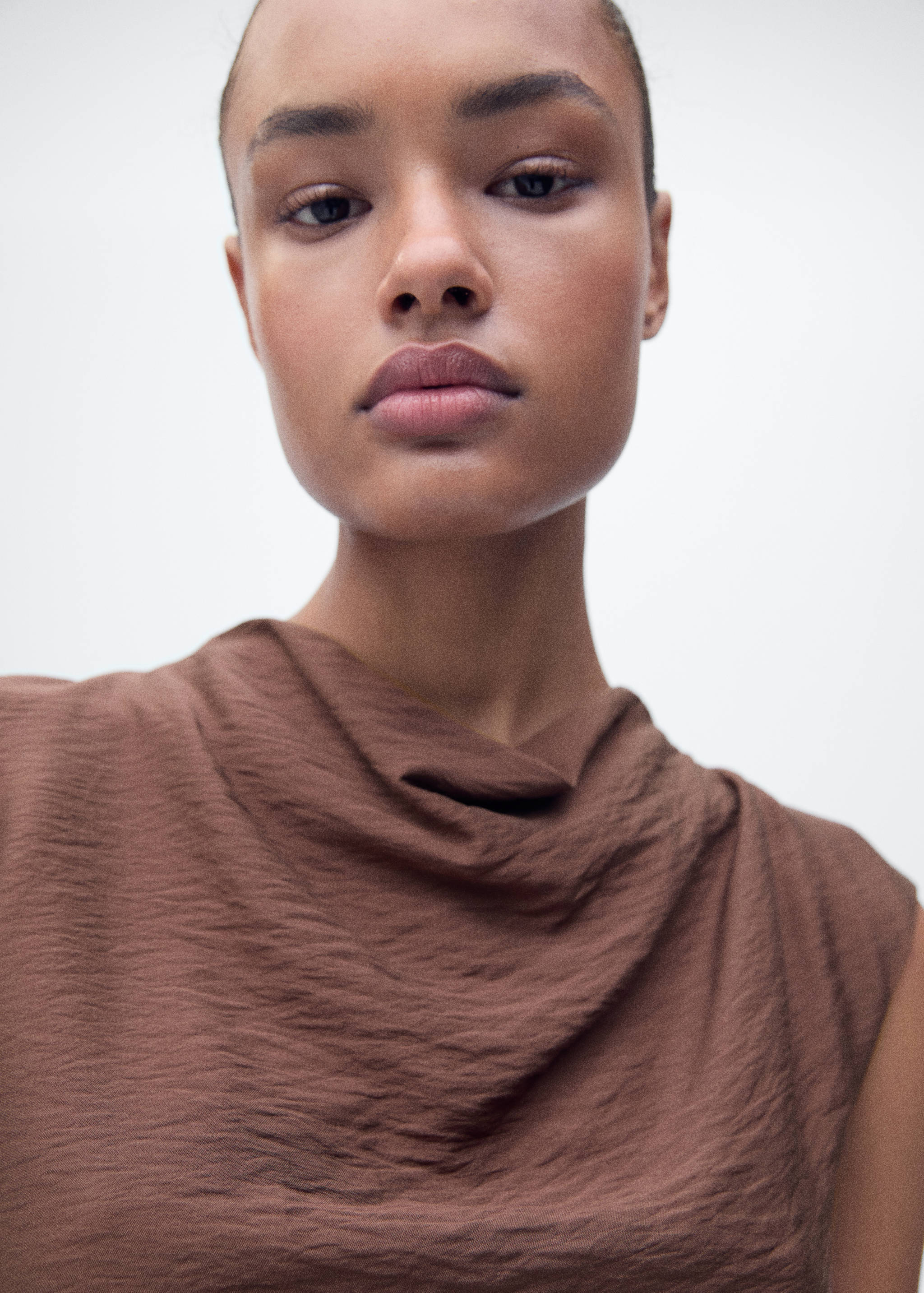 Robe texturée drapée - Détail de l'article 1