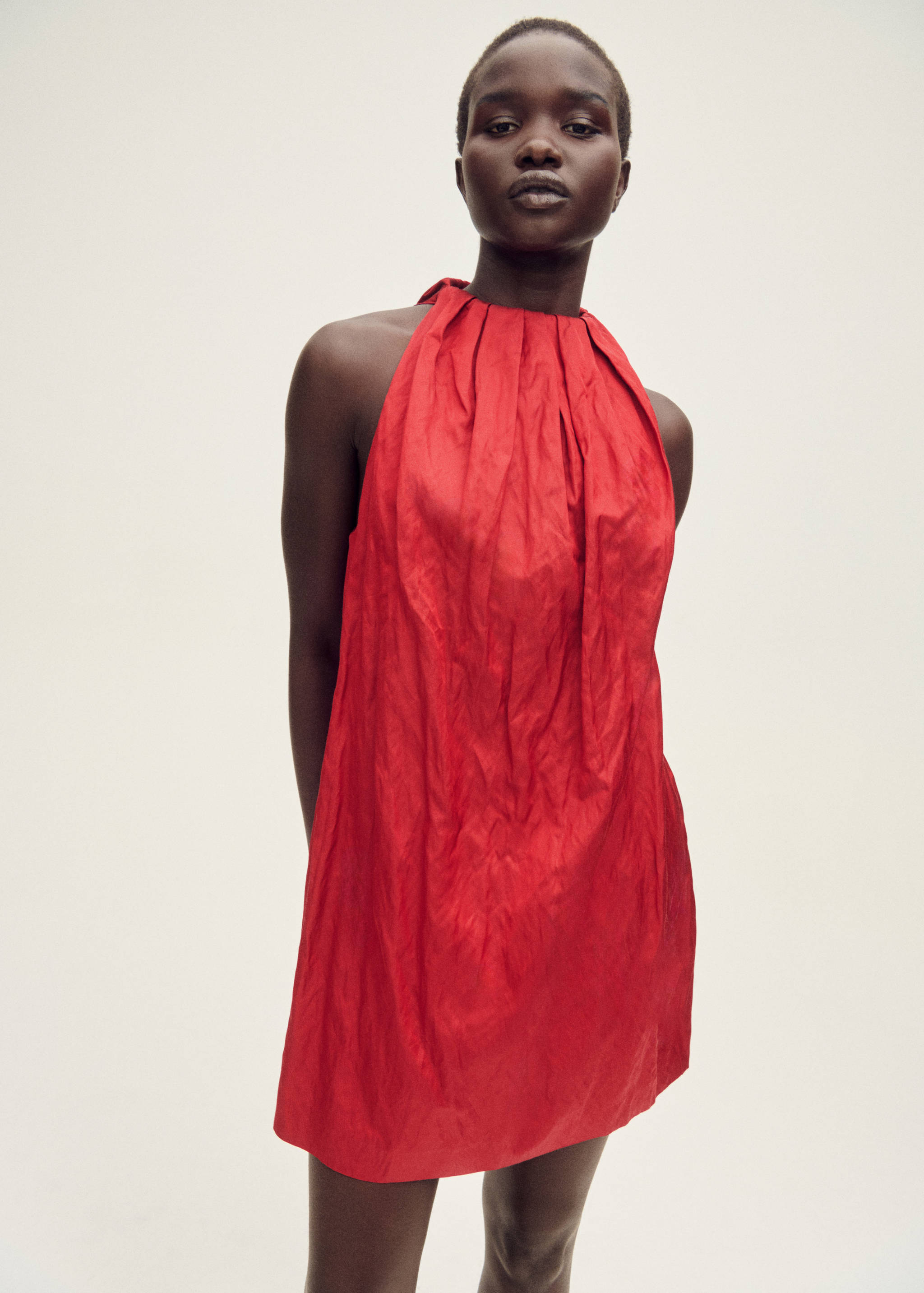 Halter dress with bow detail - Medium plane