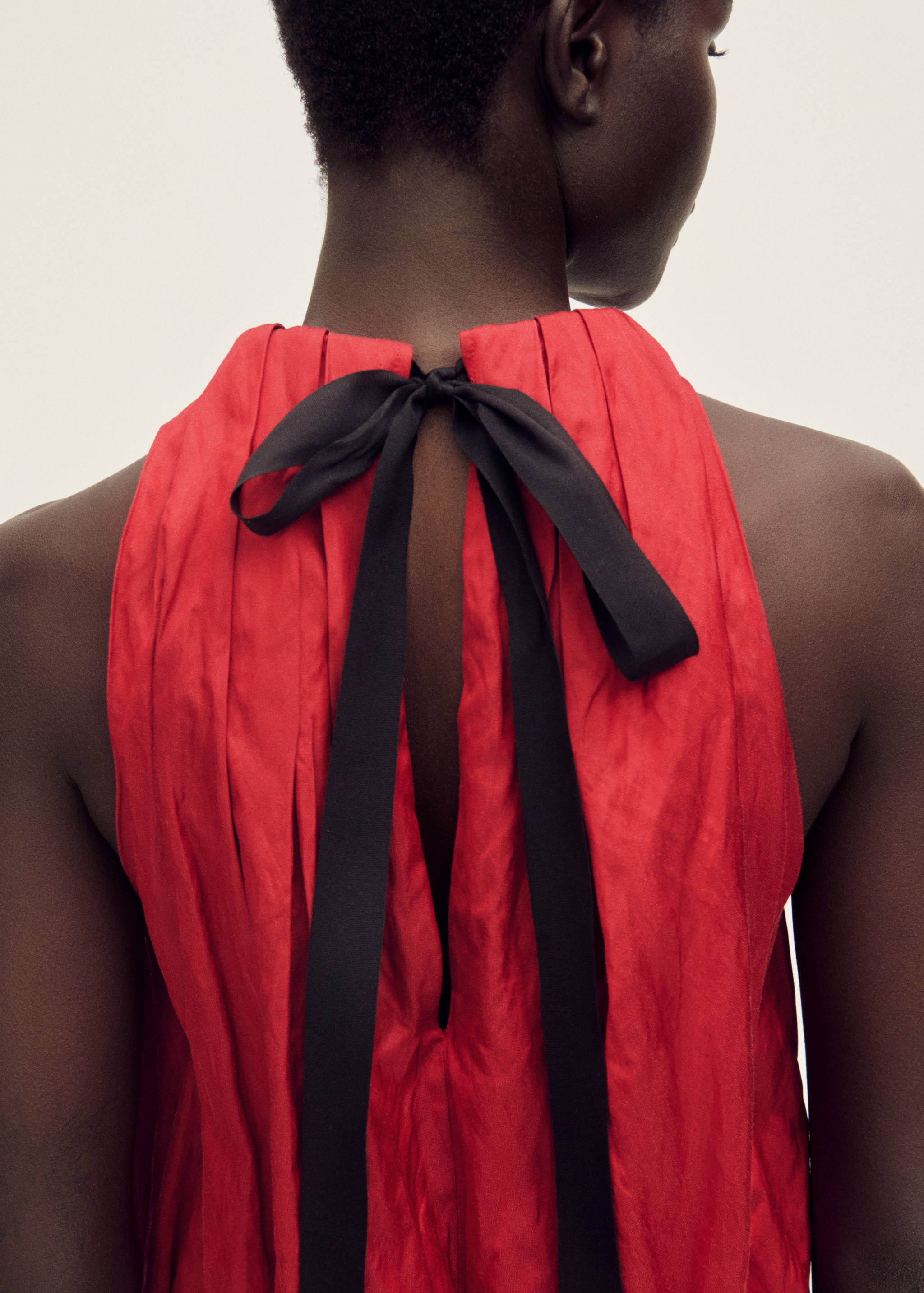 Halter dress with bow detail - Details of the article 6