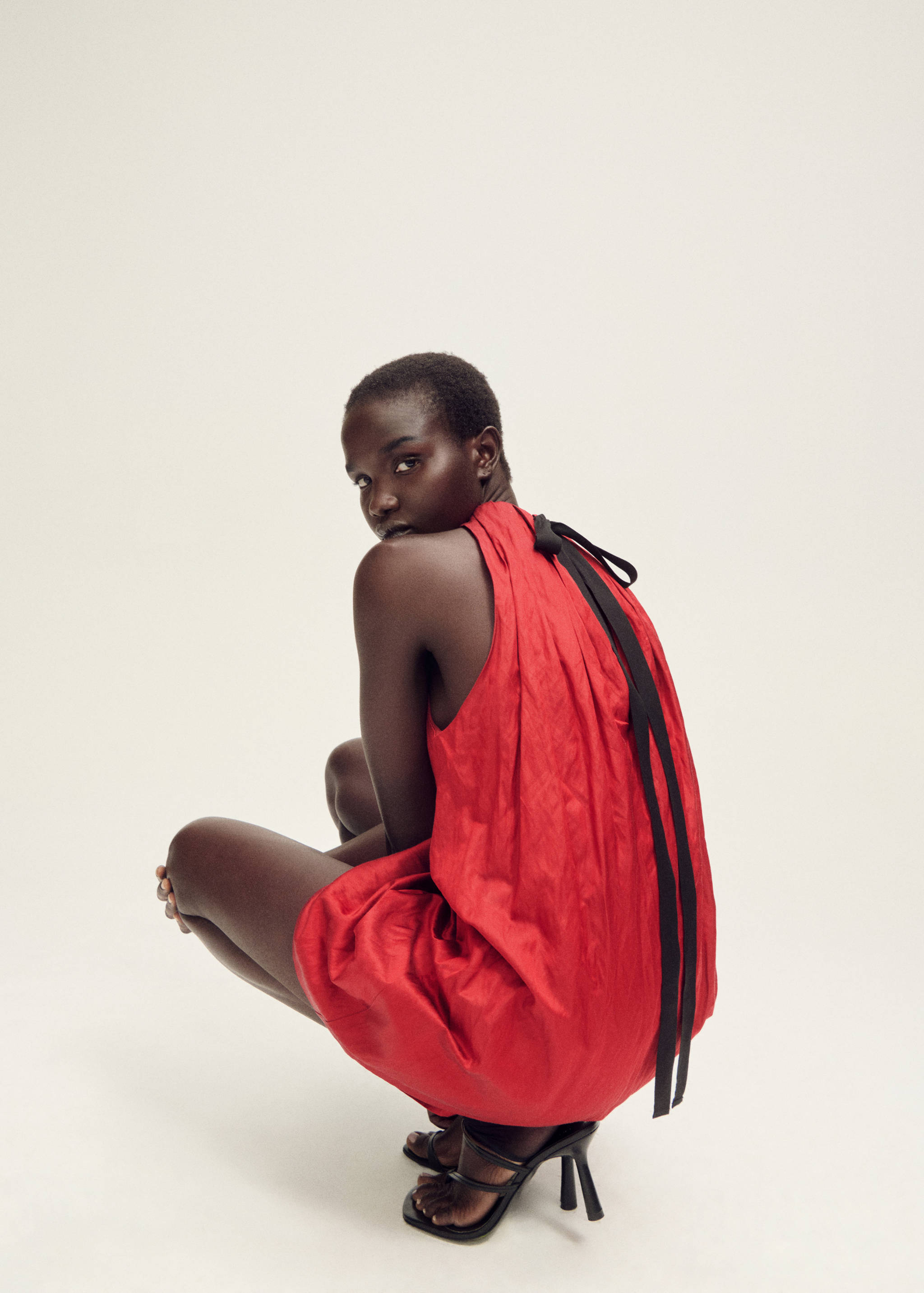 Halter dress with bow detail - Details of the article 2