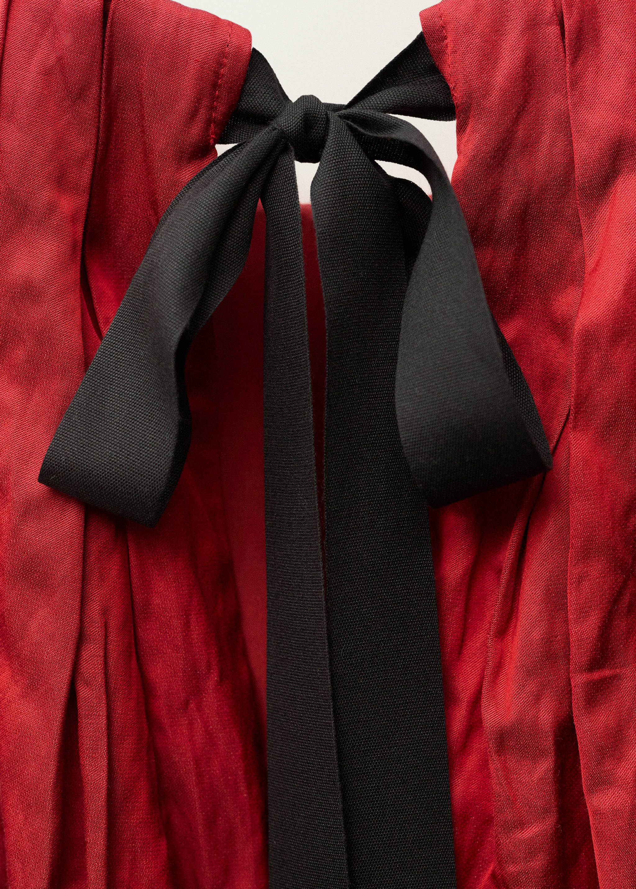 Halter dress with bow detail - Details of the article 8