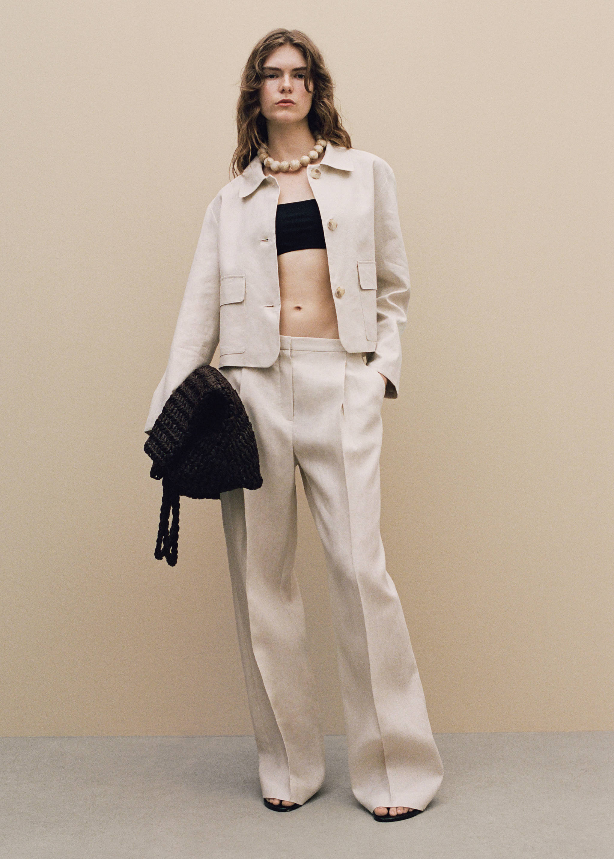 Calças retas com pinças de  linho - Pormenor do artigo 6