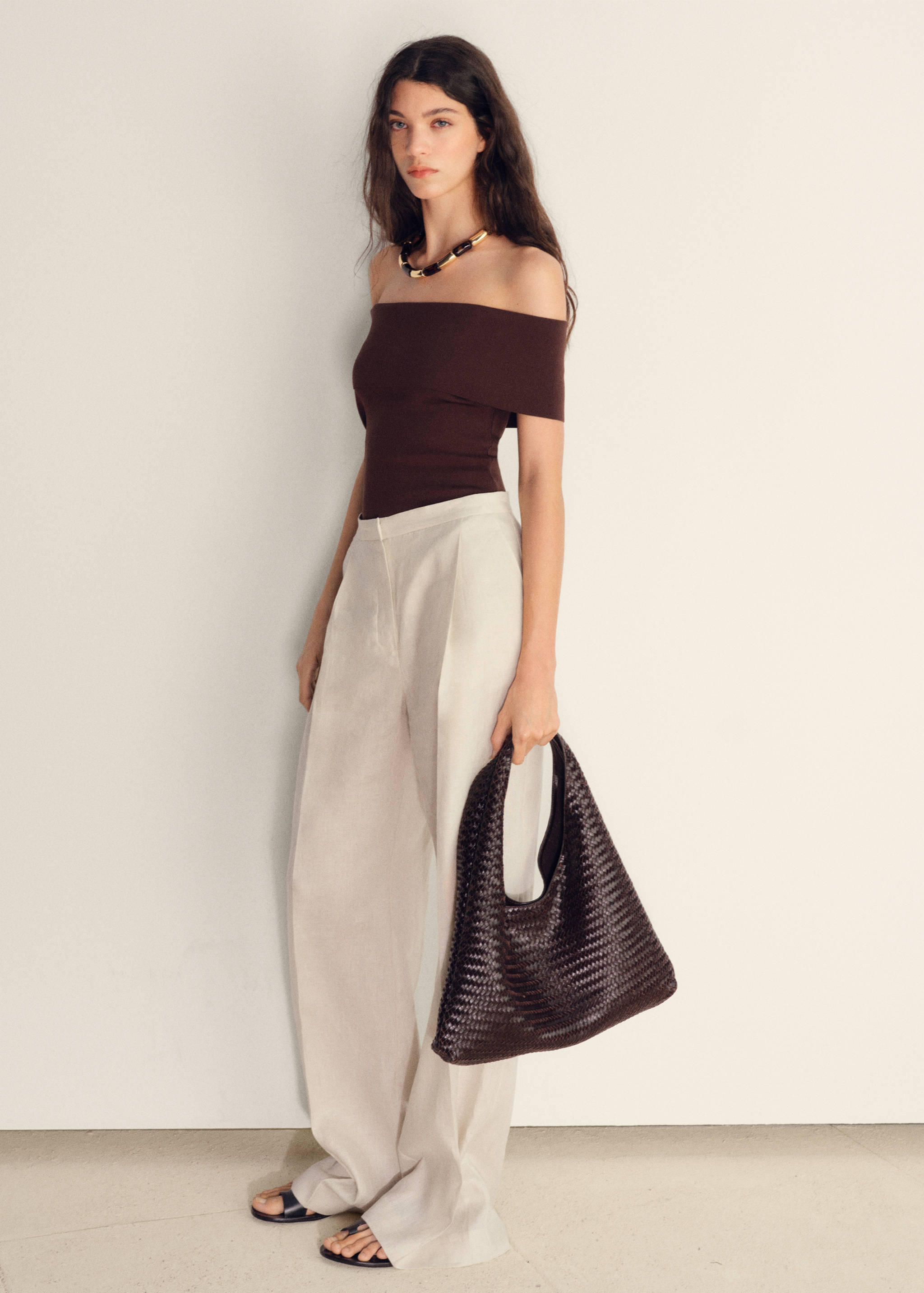 Calças retas com pinças de  linho - Pormenor do artigo 2