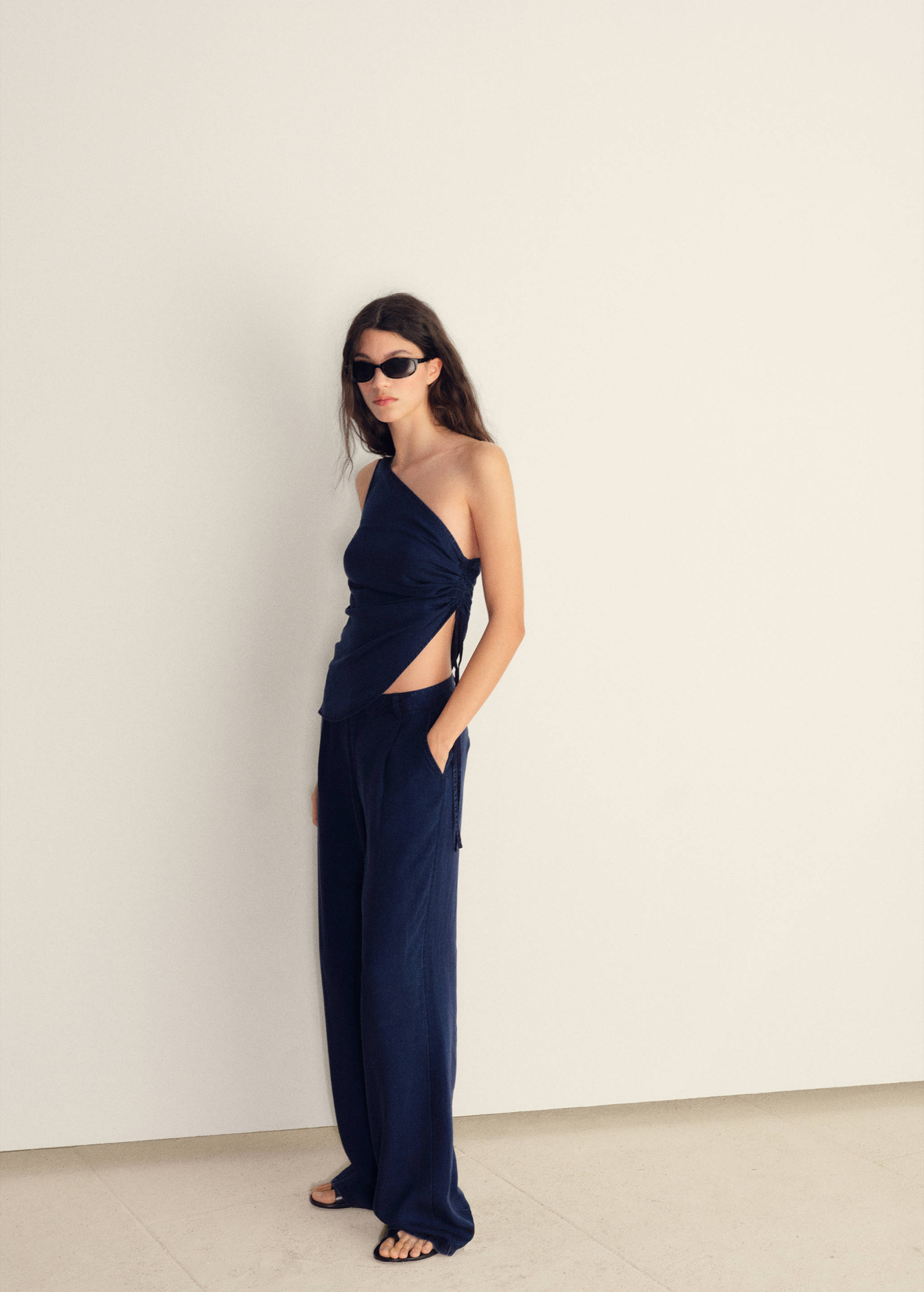 Denim-effect top with gathered side - General plane